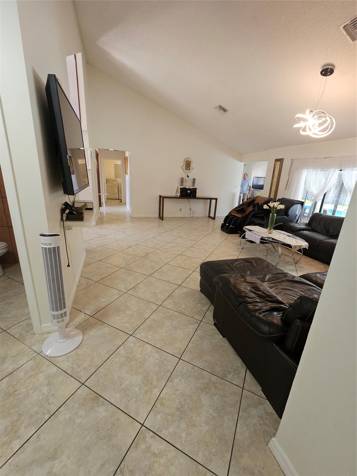 Jacaranda Area 983 97-18 - Residential