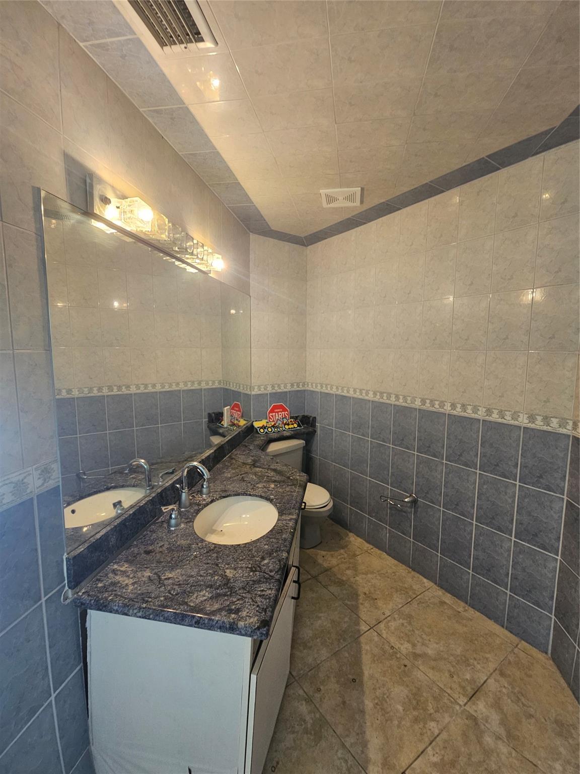 Jacaranda Area 983 97-18 - Residential