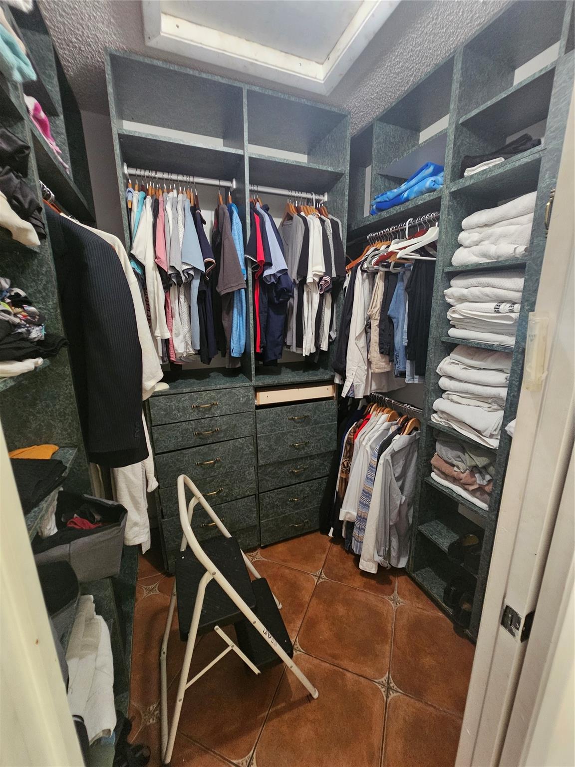Jacaranda Area 983 97-18 - Residential