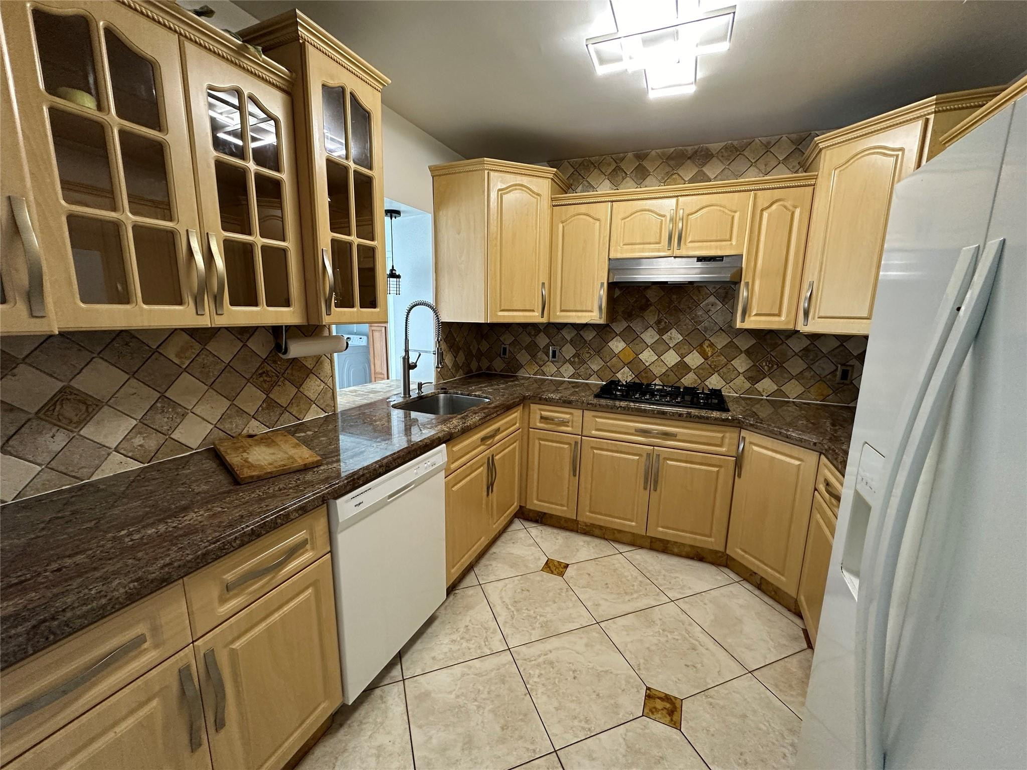 Gellers Sub - Residential Lease