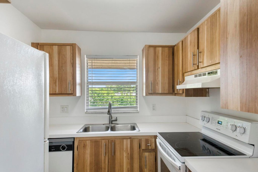 Photo of 2755 W Atlantic Avenue #C 212, Delray Beach, FL 33445 (MLS # R11058551)