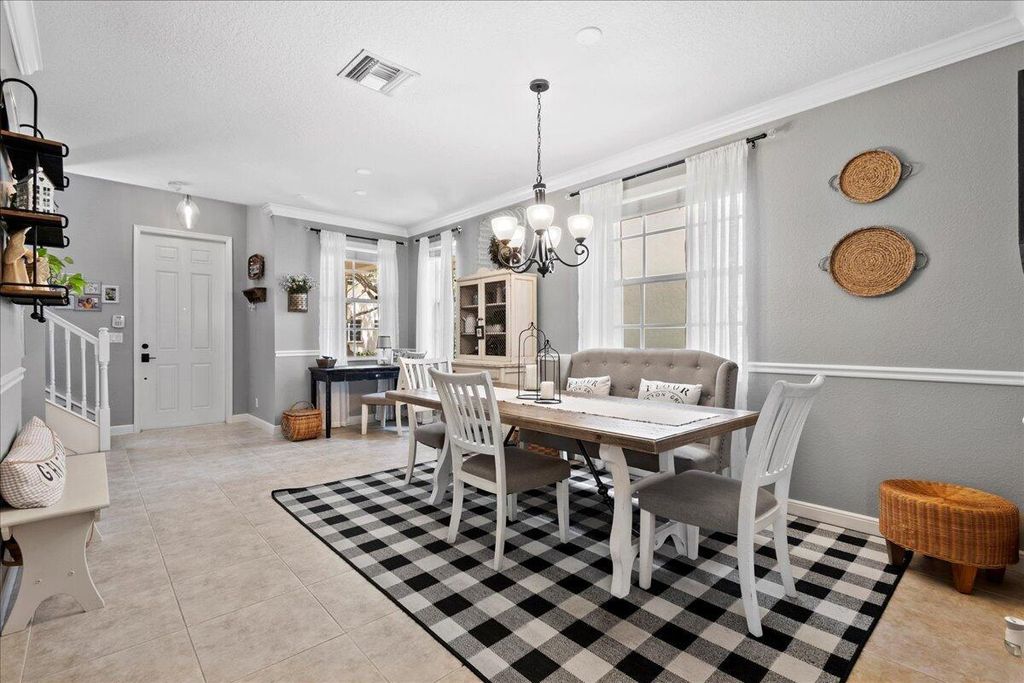 Photo of 627 Castle Drive, Palm Beach Gardens, FL 33410 (MLS # R10950234)