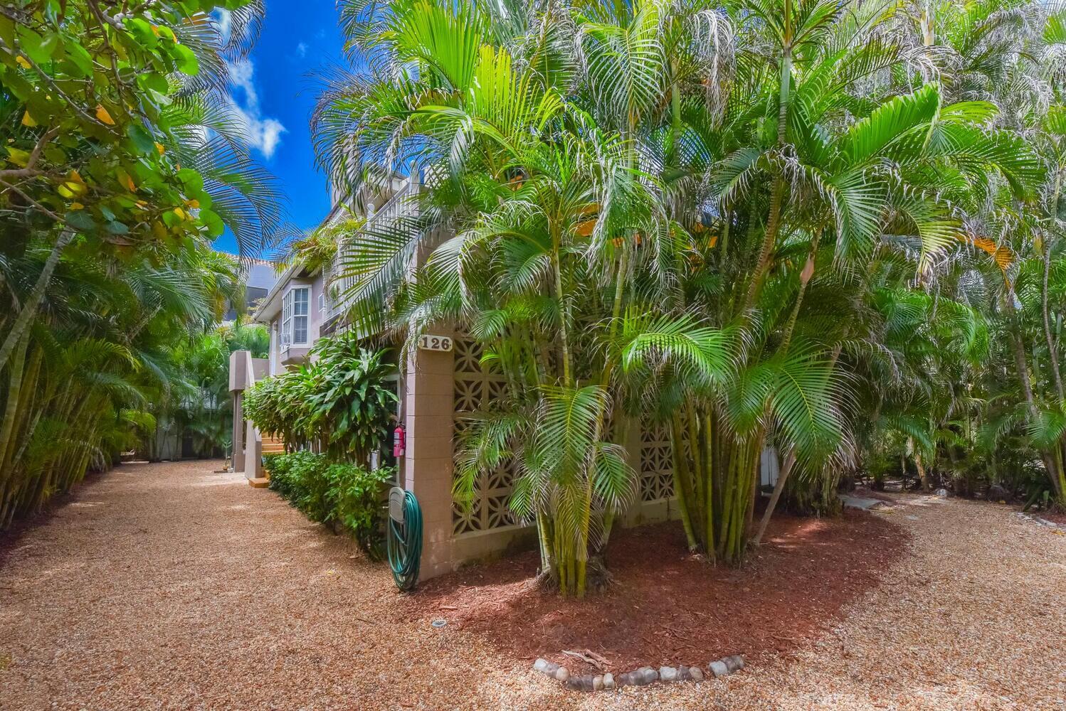 126 Peruvian Avenue