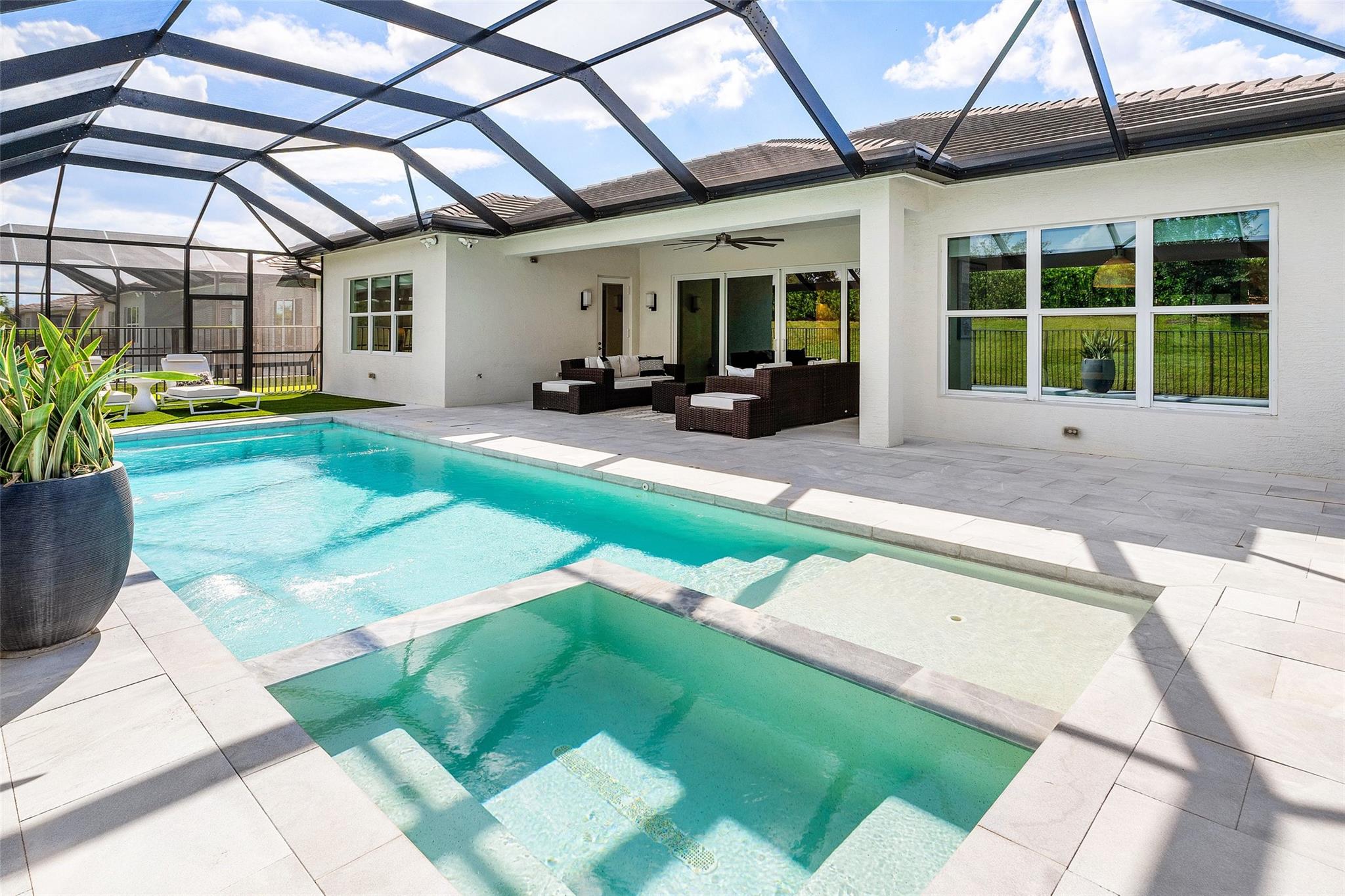 Valencia Grove - Residential