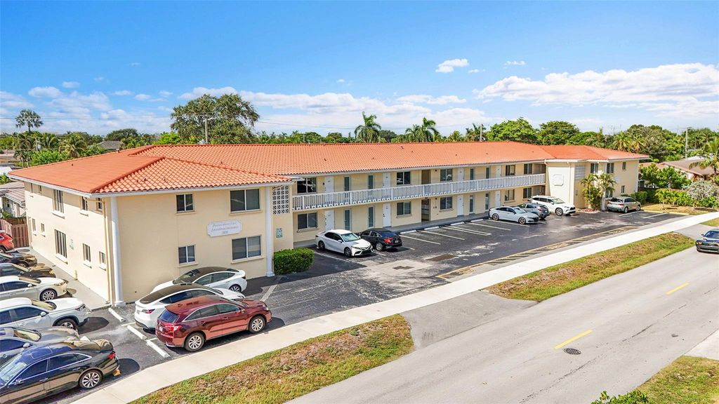 Photo of 2020 NE 56th Street #206, Fort Lauderdale, FL 33308 (MLS # F10516423)