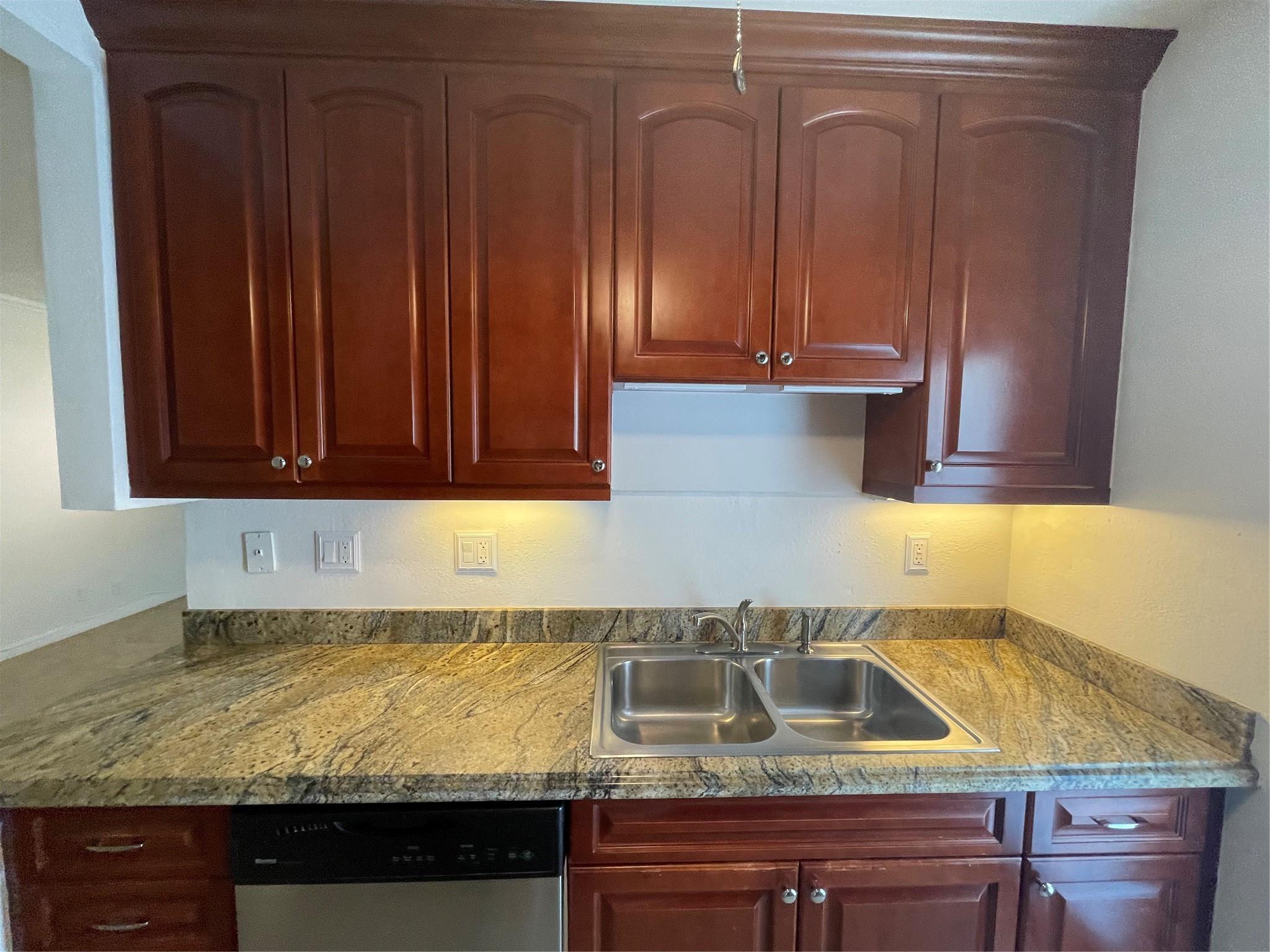 2020 NE 56th St 206