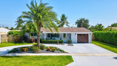 520 SE 3rd Court, Deerfield Beach, FL MLS: R11091341