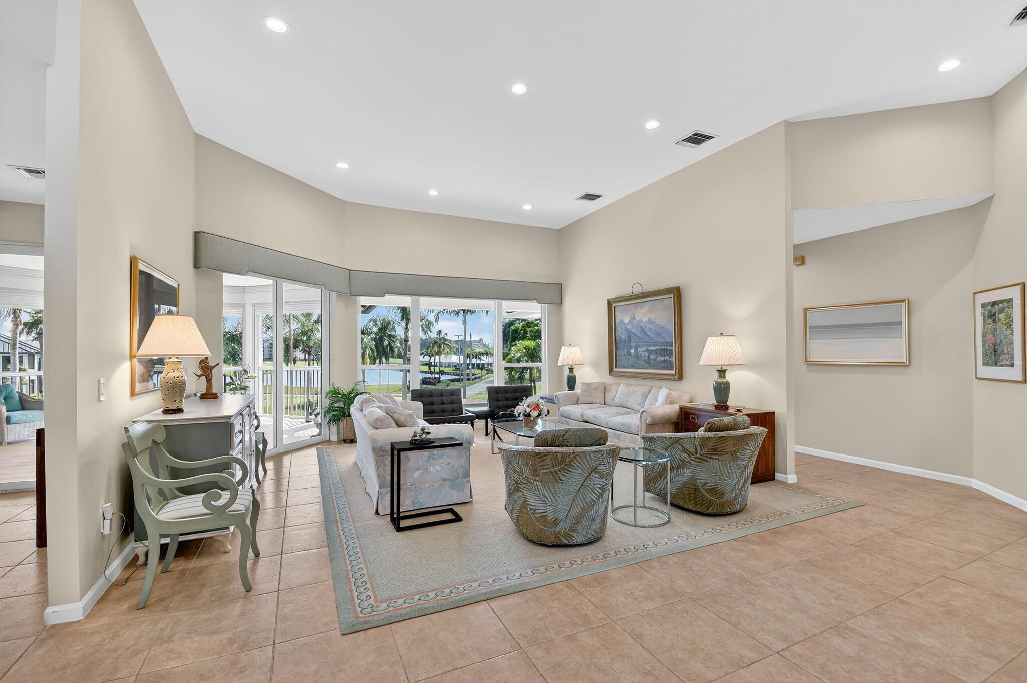 EASTWIND OF ATLANTIS COND - Residential