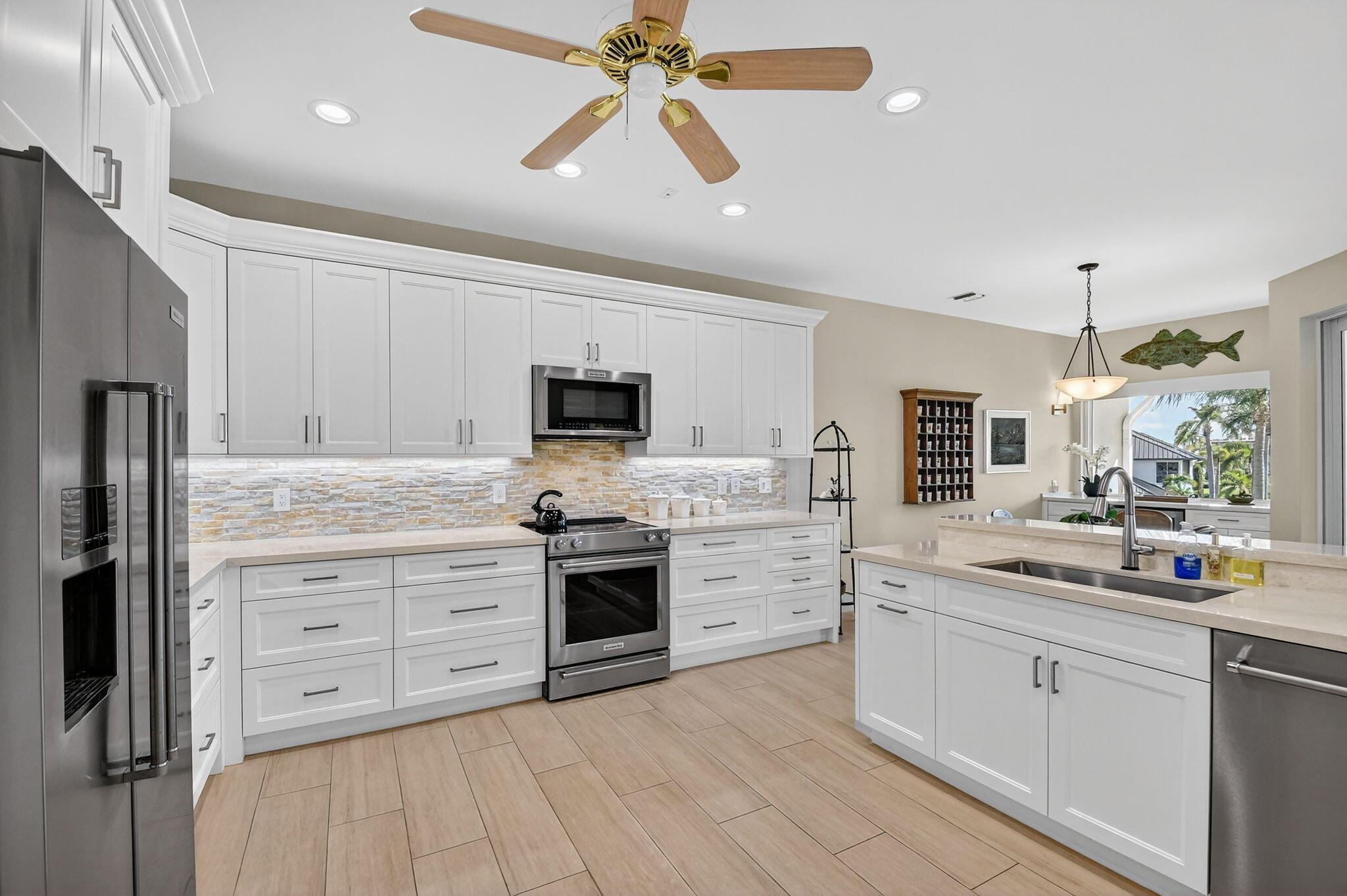 EASTWIND OF ATLANTIS COND - Residential