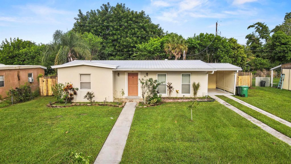 Photo of 351 SE Solaz Avenue, Port St Lucie, FL 34983 (MLS # R11129082)