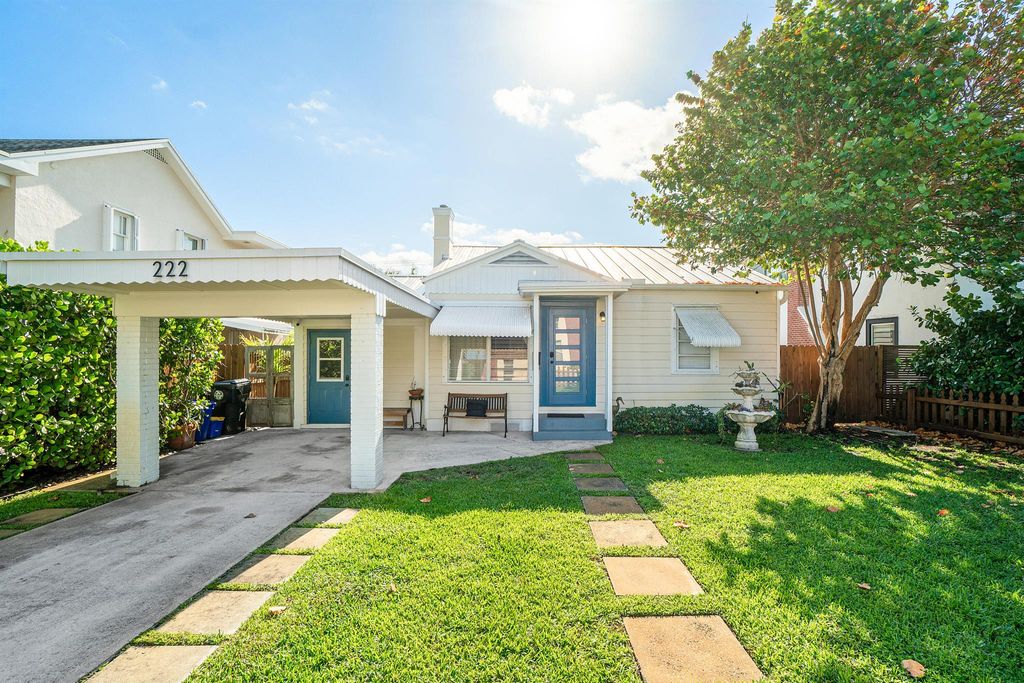 Photo of 222 S Lakeside Drive, Lake Worth Beach, FL 33460 (MLS # R11135530)