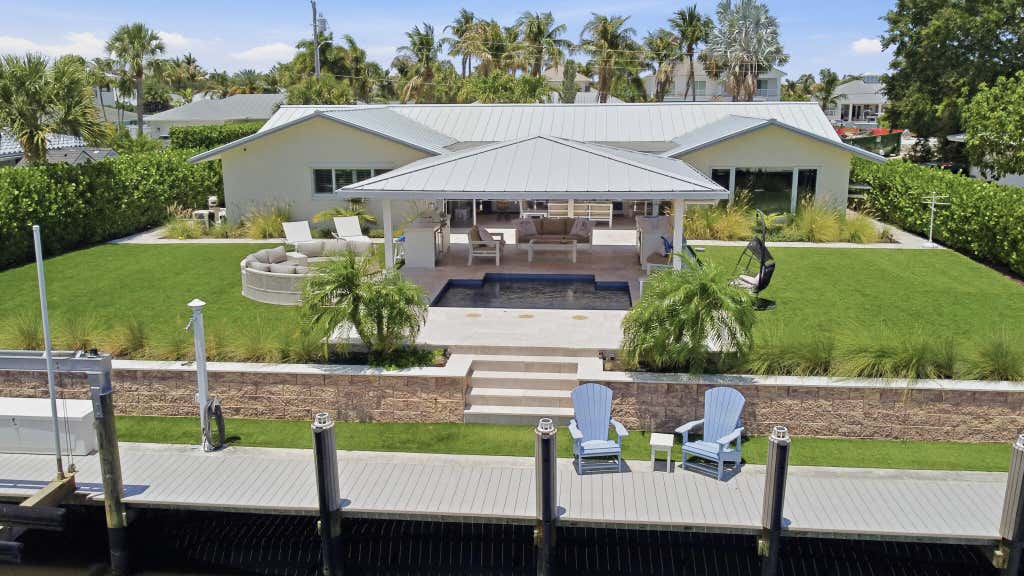 Photo of 16 LEEWARD Circle, Tequesta, FL 33469 (MLS # B26055561)