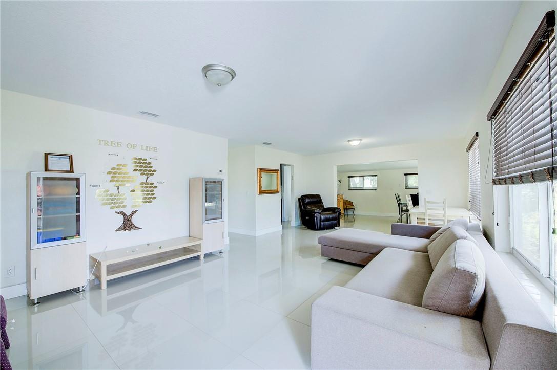 Hollywood Hills 6-22 B - Residential Lease