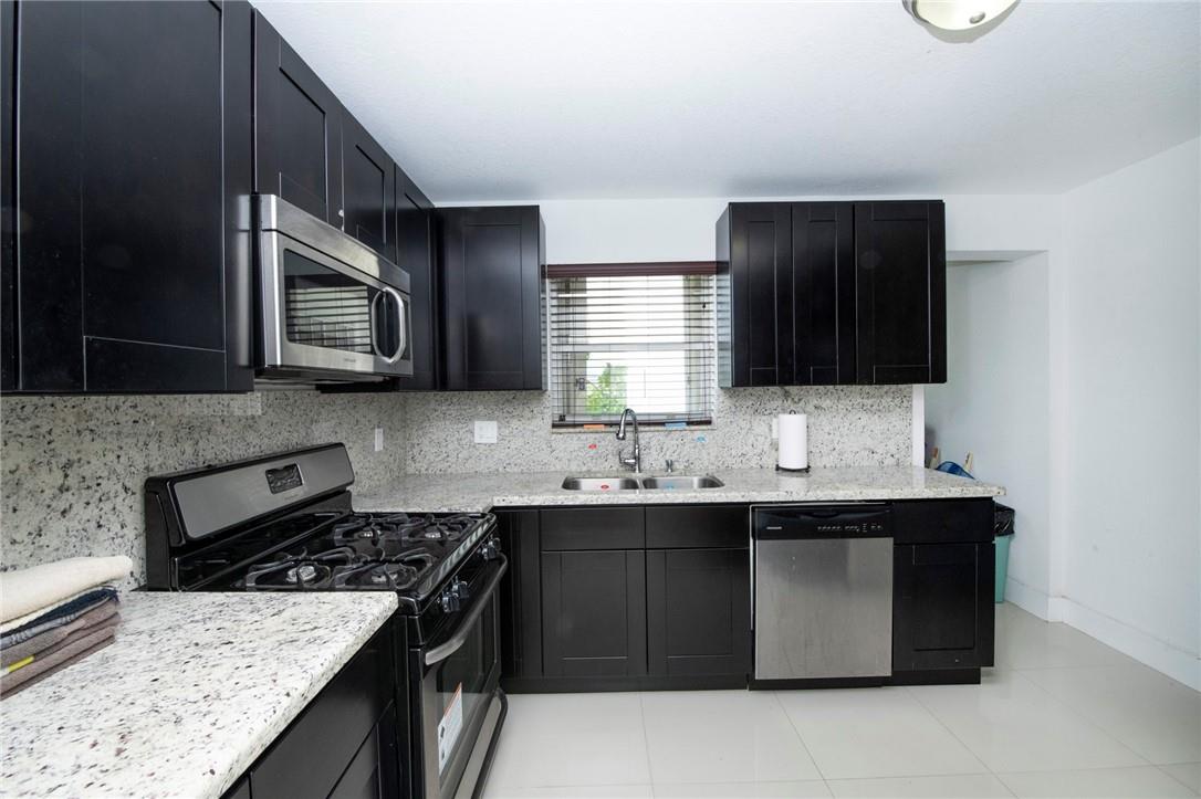 Hollywood Hills 6-22 B - Residential Lease