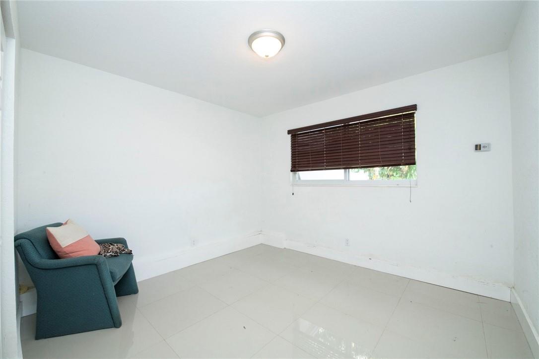 Hollywood Hills 6-22 B - Residential Lease