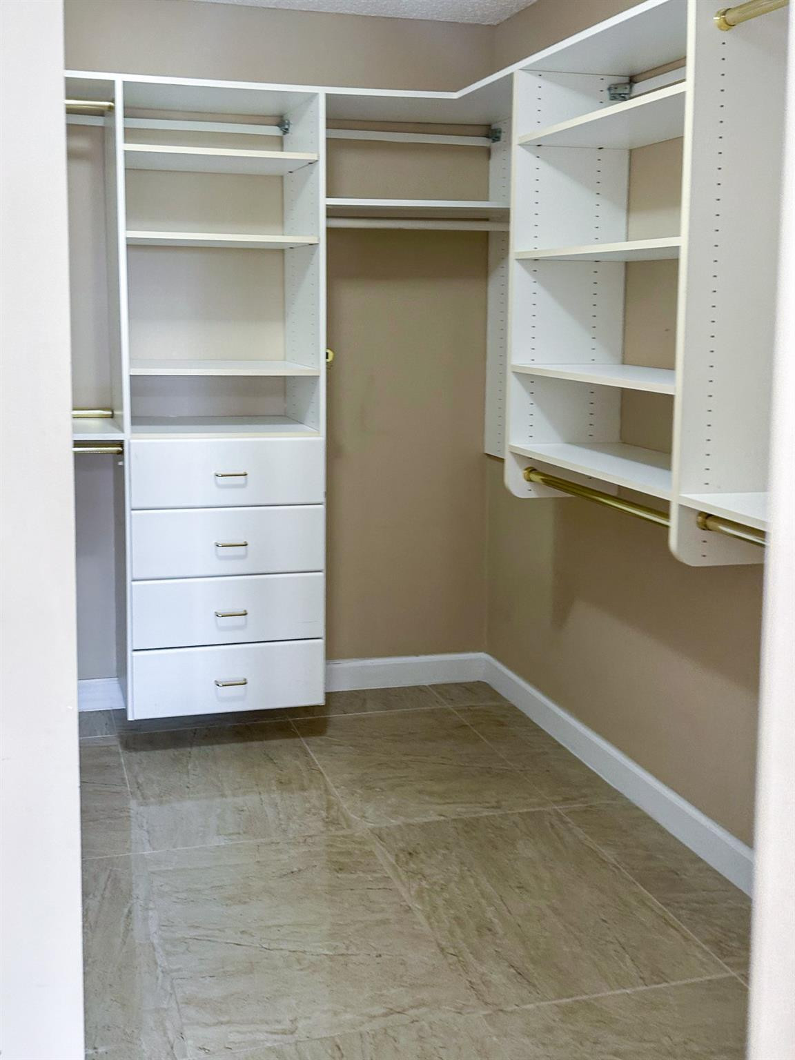 OLYMPUS CONDO - Residential