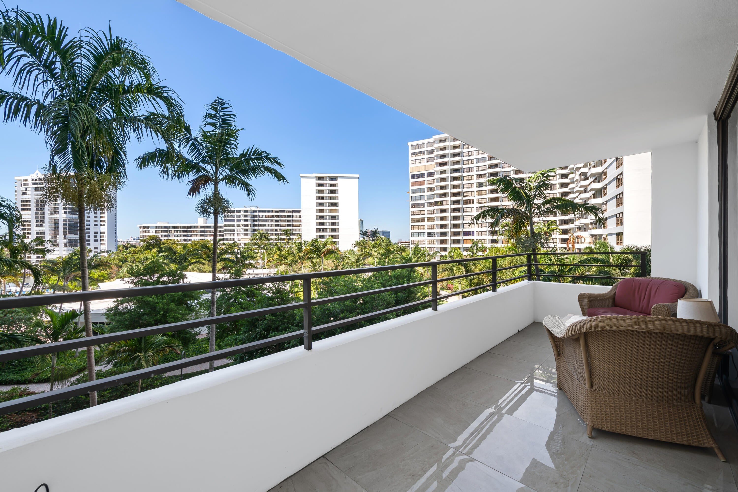 2500 Parkview Drive 615, Hallandale Beach FL 33009