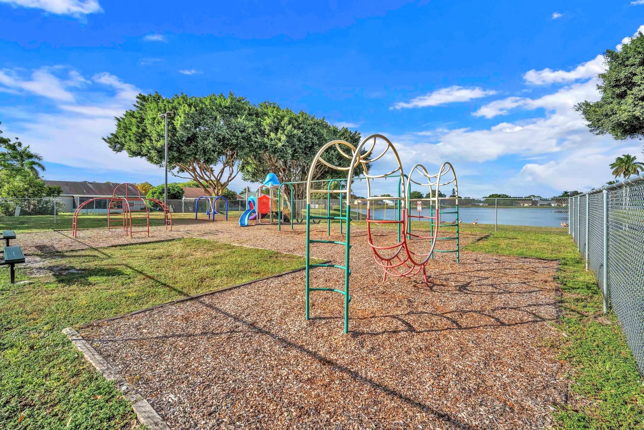 COUNTRYWOOD - Residential