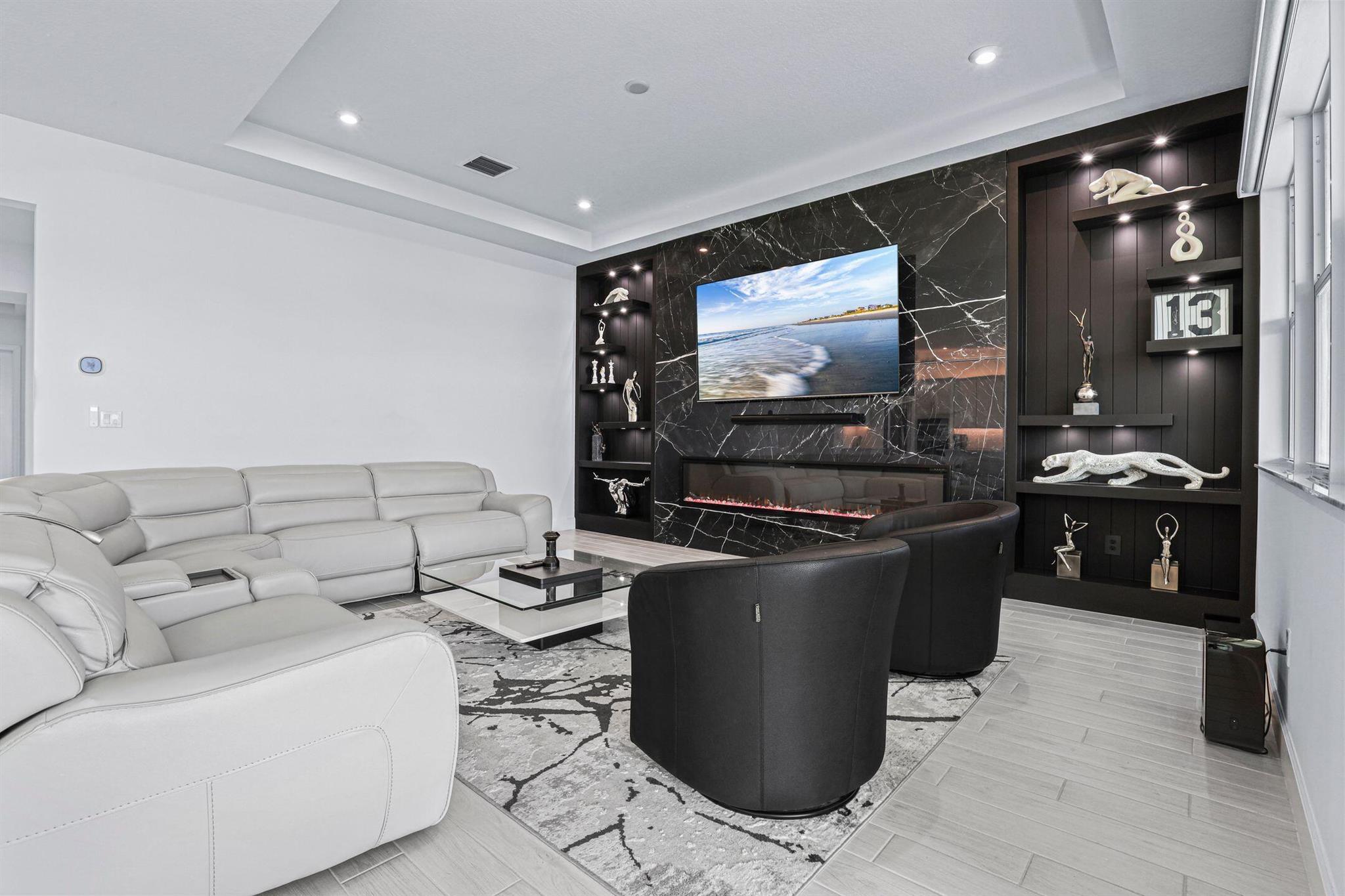 SEVILLE PHASE 1 - Residential Lease