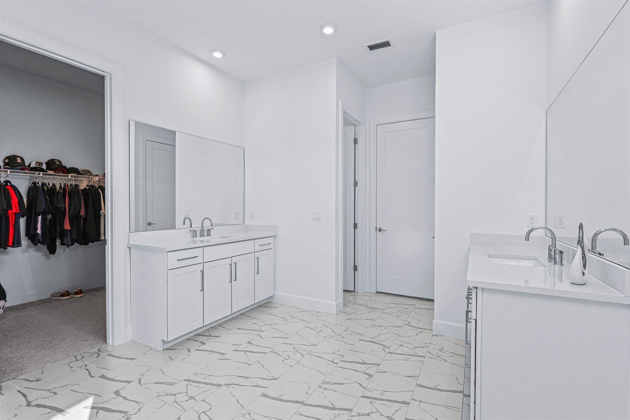 SEVILLE PHASE 1 - Residential Lease