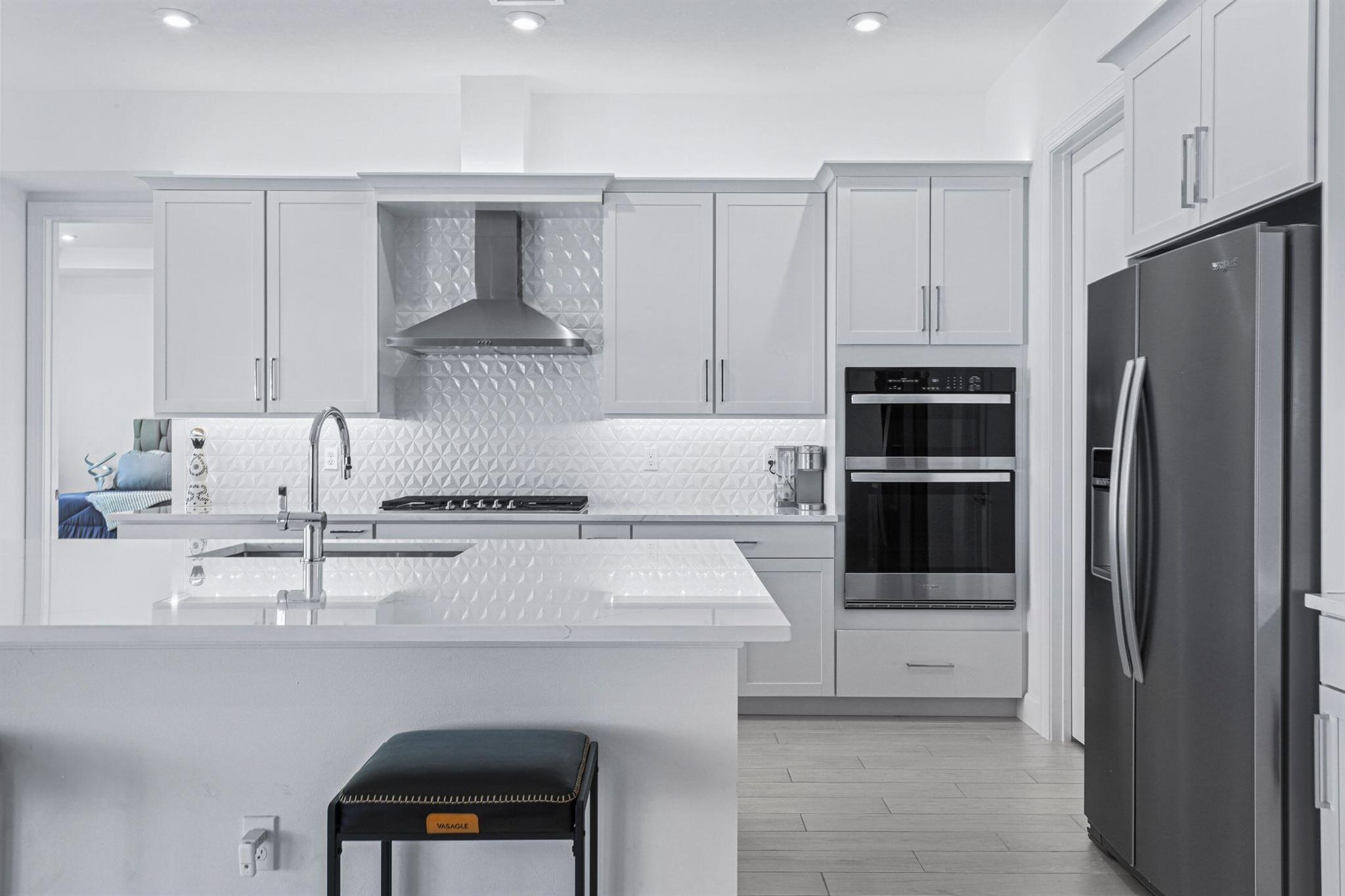 SEVILLE PHASE 1 - Residential Lease