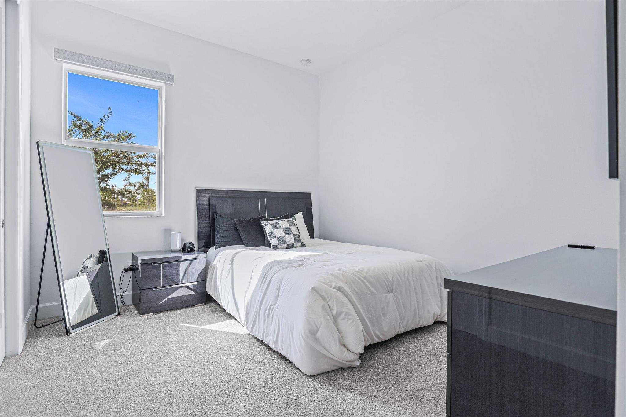 SEVILLE PHASE 1 - Residential Lease