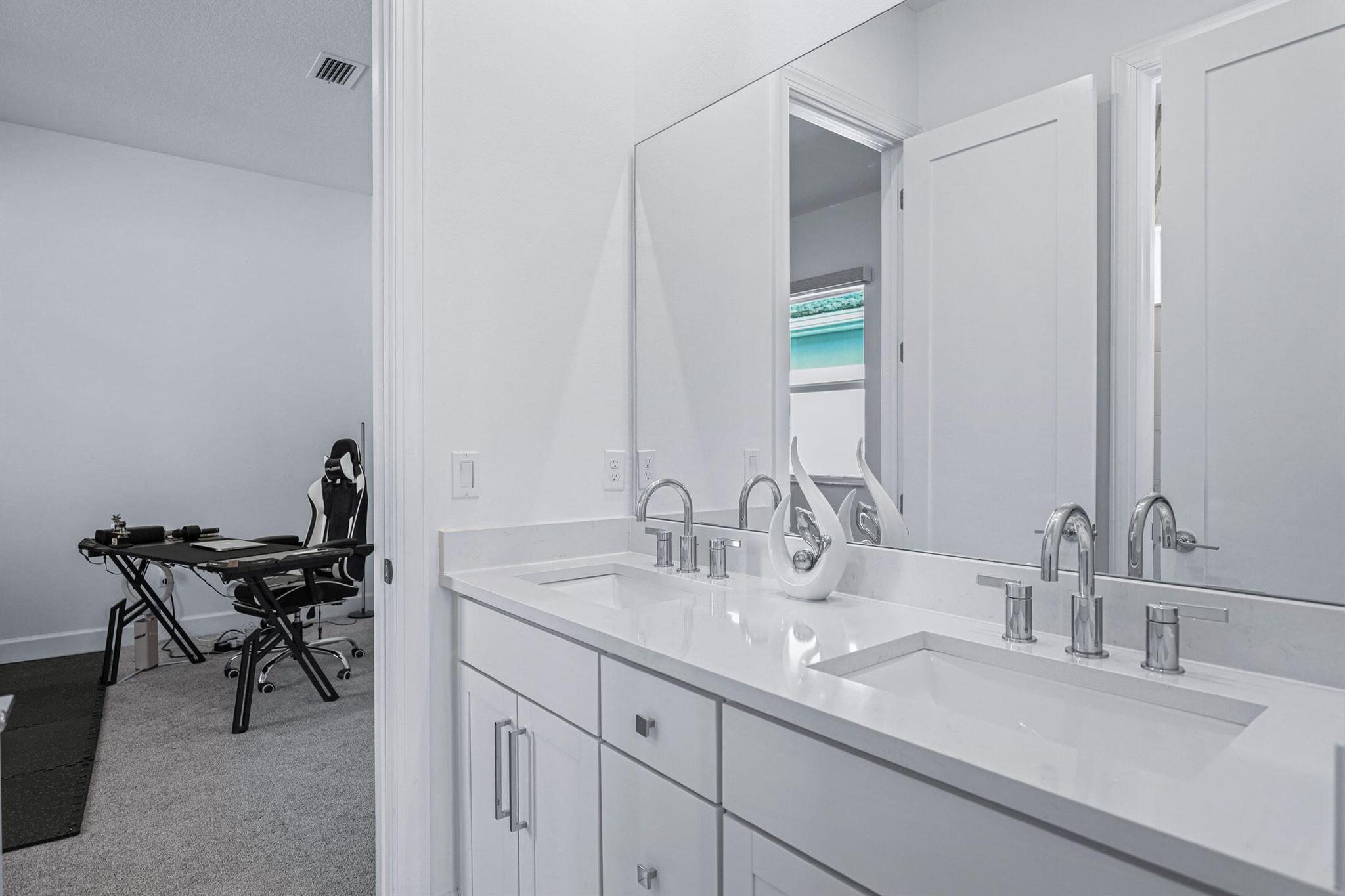 SEVILLE PHASE 1 - Residential Lease