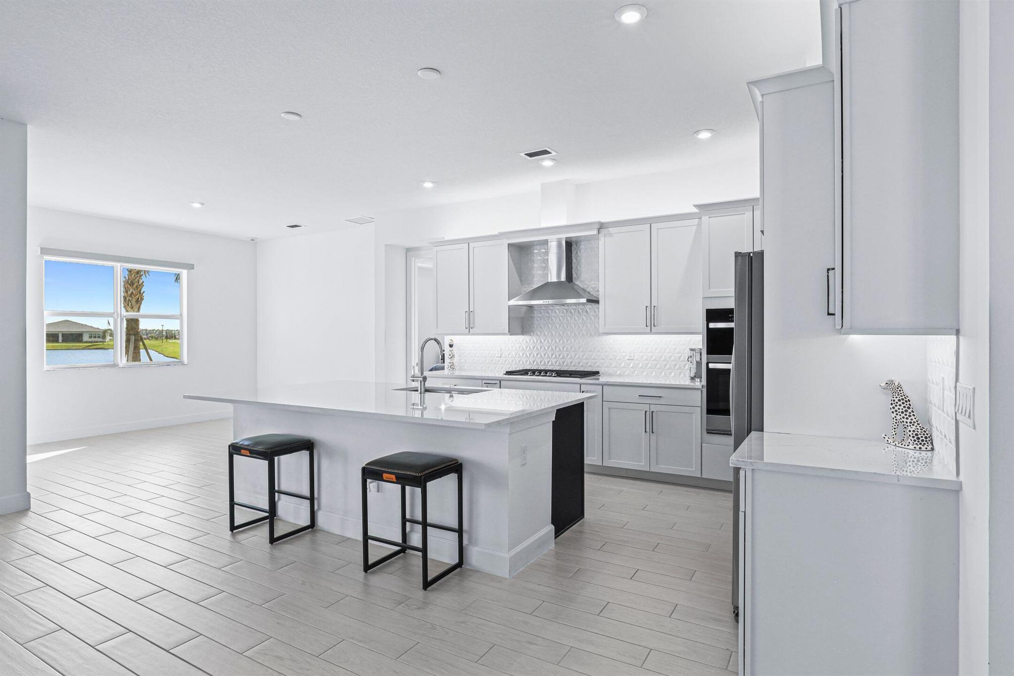 SEVILLE PHASE 1 - Residential Lease
