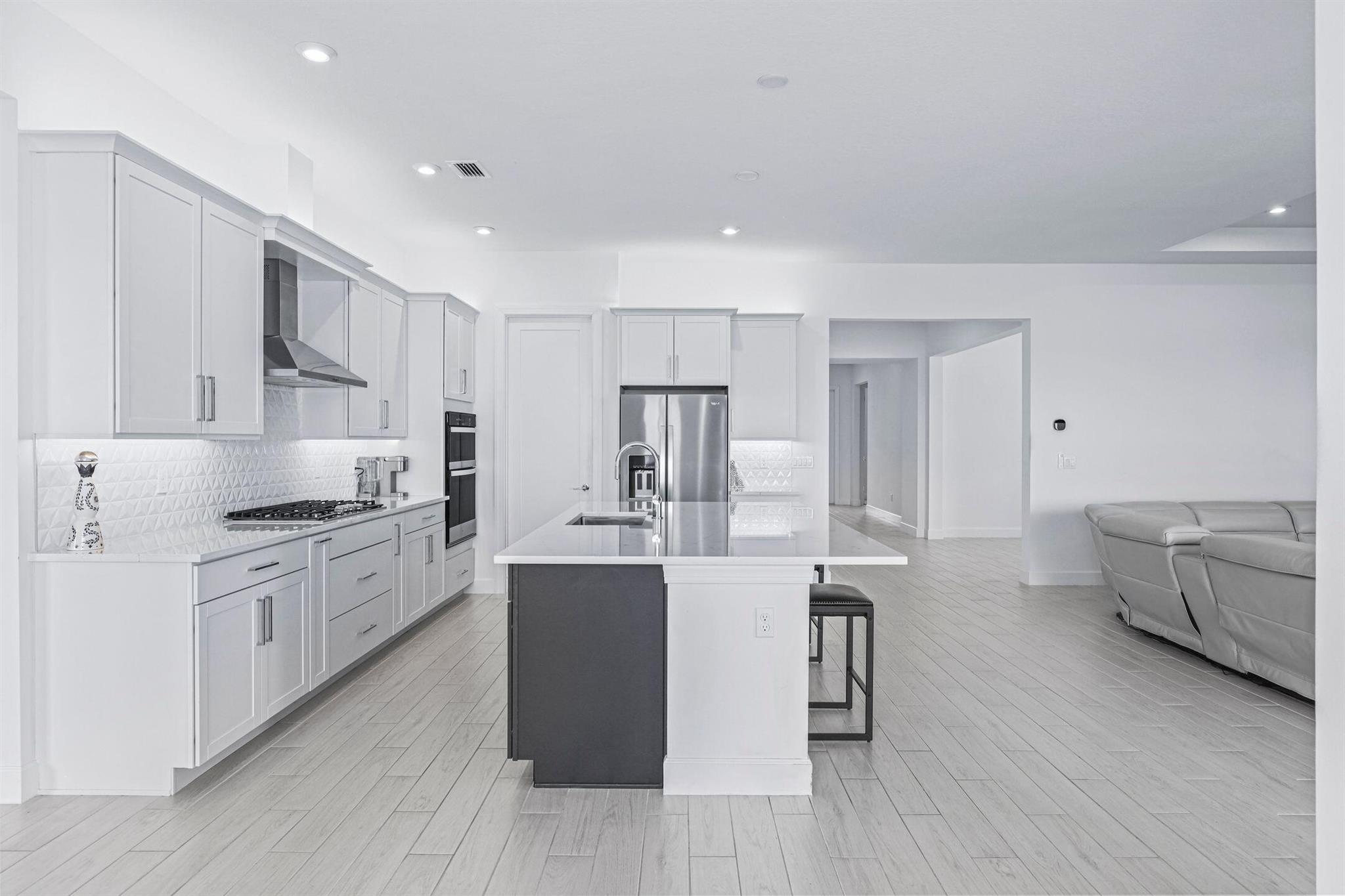 SEVILLE PHASE 1 - Residential Lease