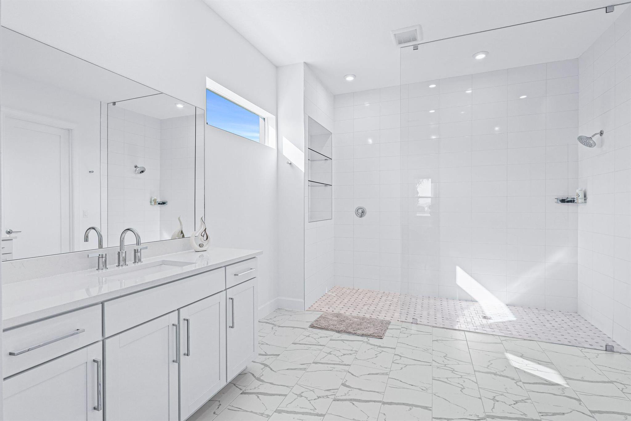 SEVILLE PHASE 1 - Residential Lease