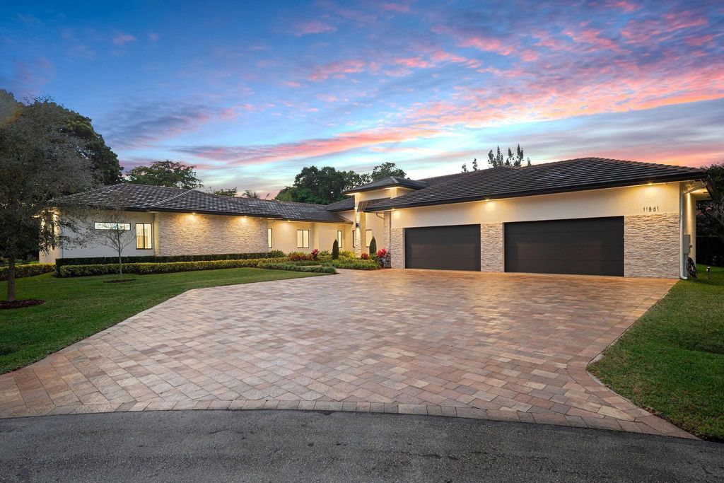 Photo of 11861 NW 9 Street, Plantation, FL 33325 (MLS # F10555071)