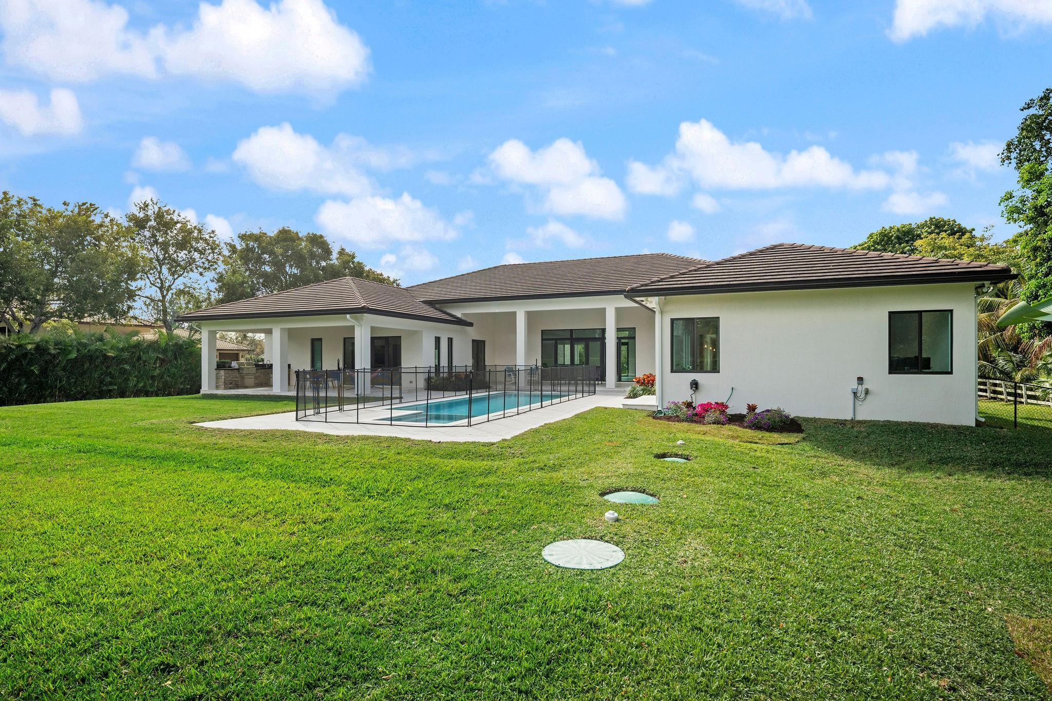 PLANTATION ACRES - Residential