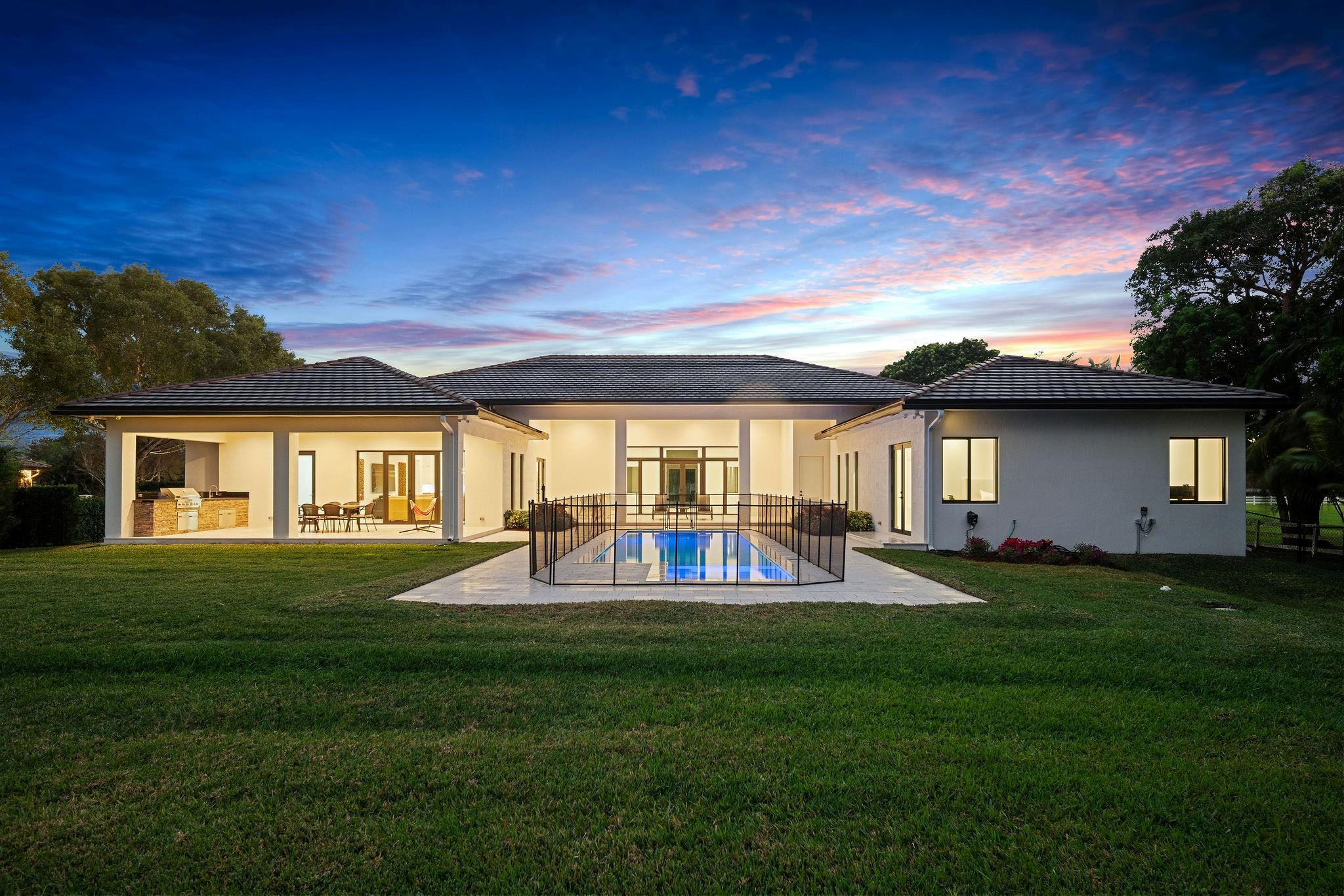 PLANTATION ACRES - Residential