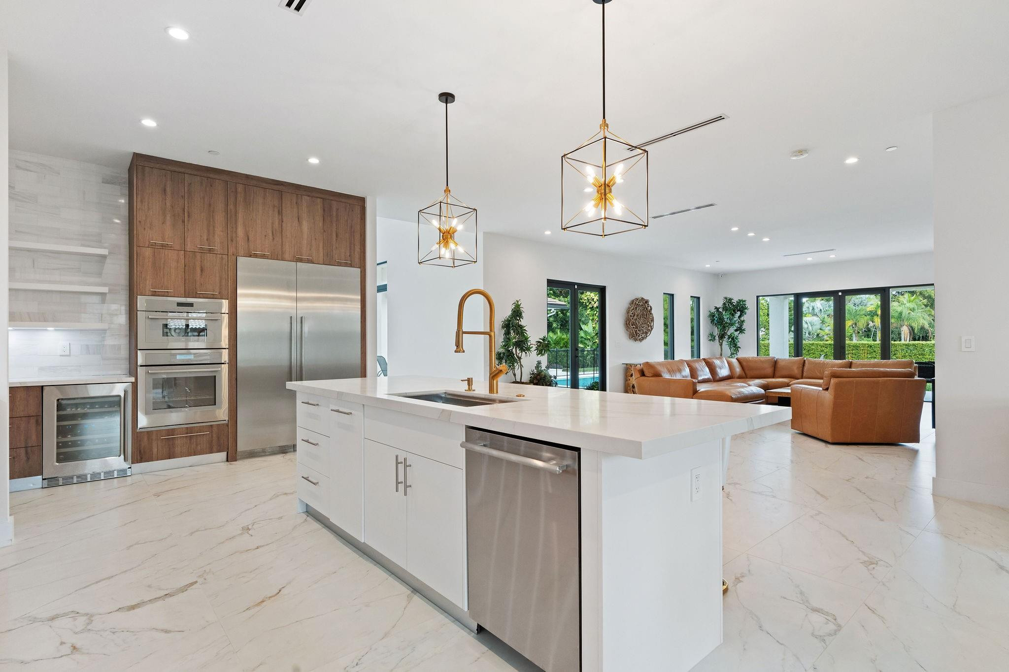 PLANTATION ACRES - Residential