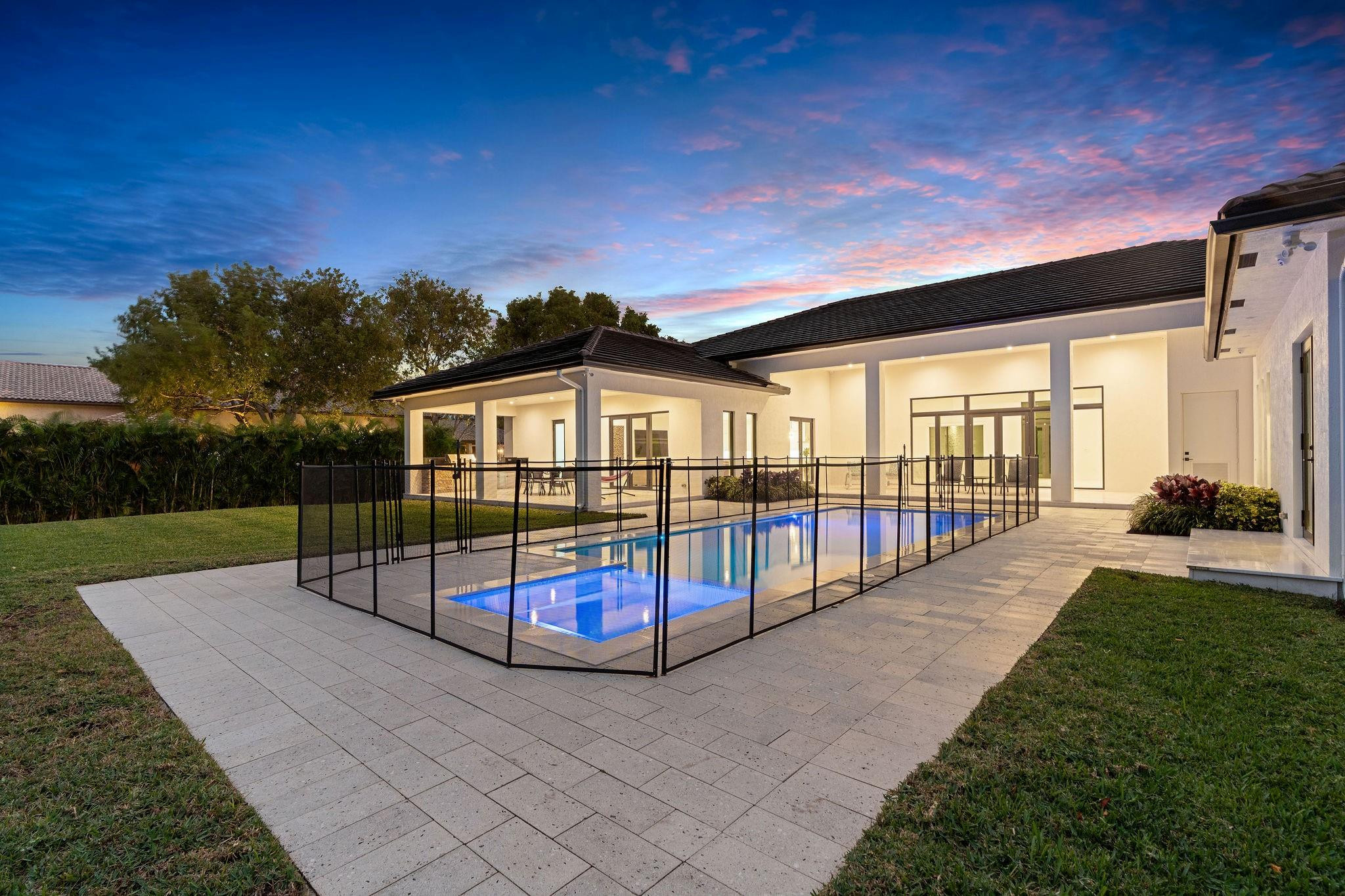 PLANTATION ACRES - Residential