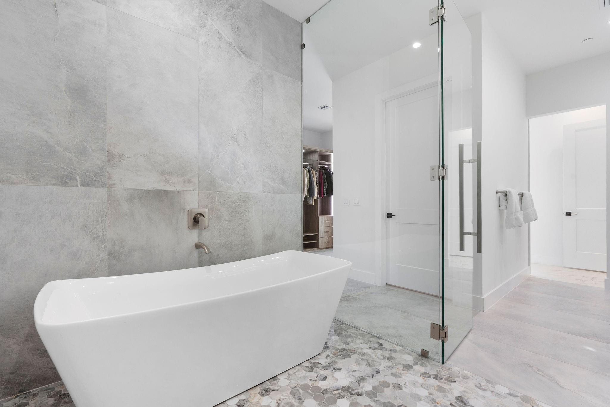 PLANTATION ACRES - Residential