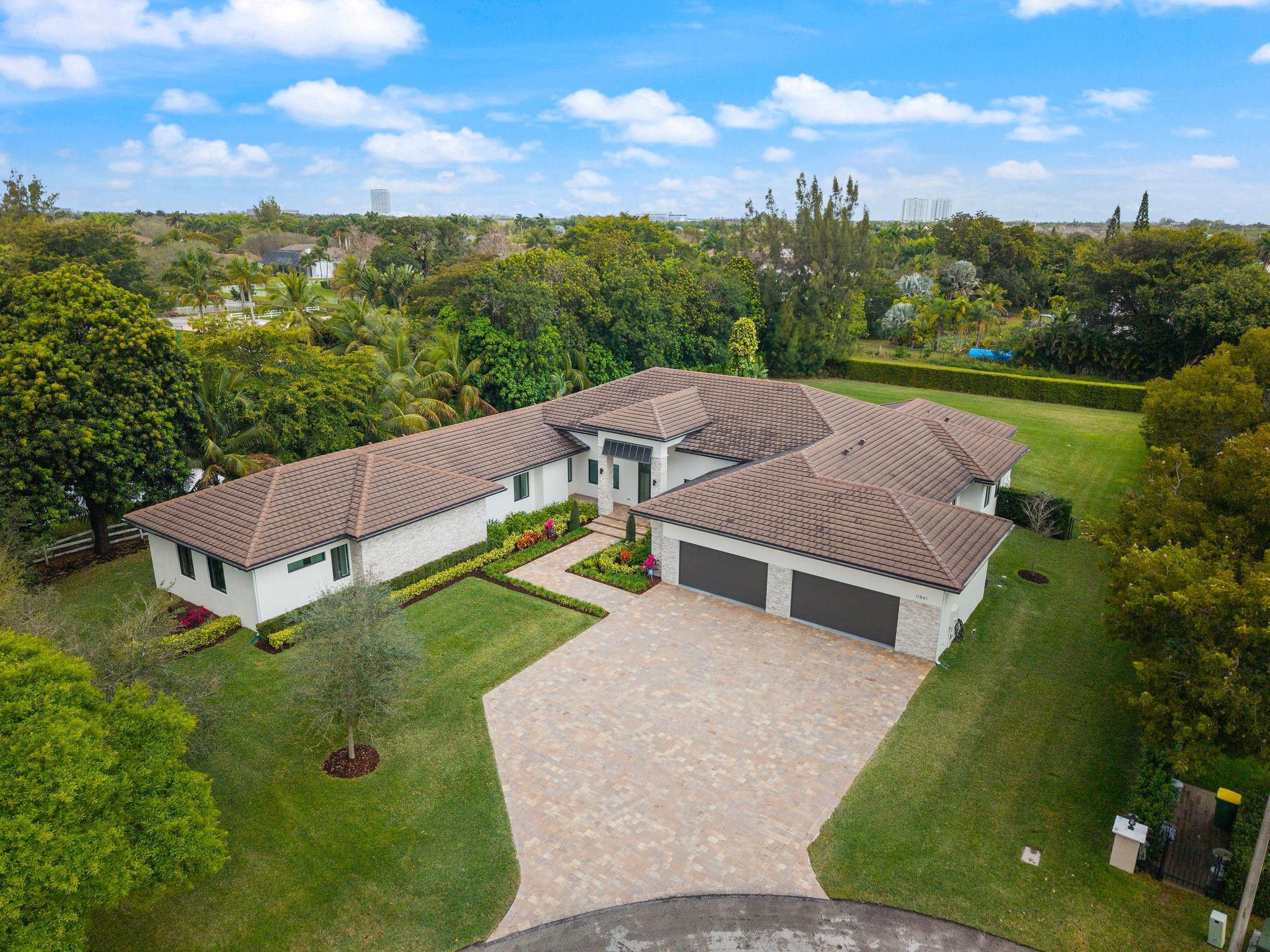 PLANTATION ACRES - Residential