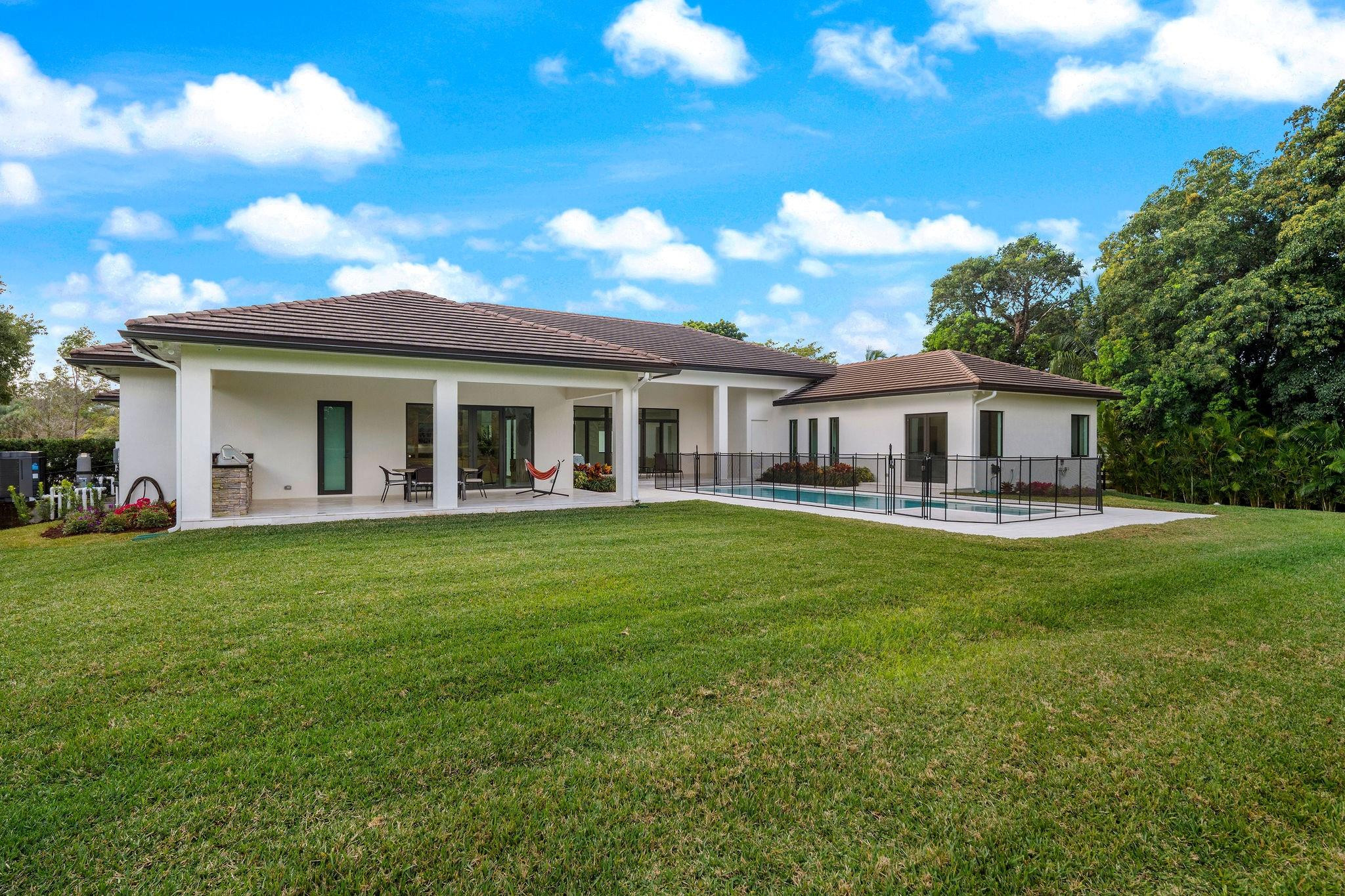 PLANTATION ACRES - Residential