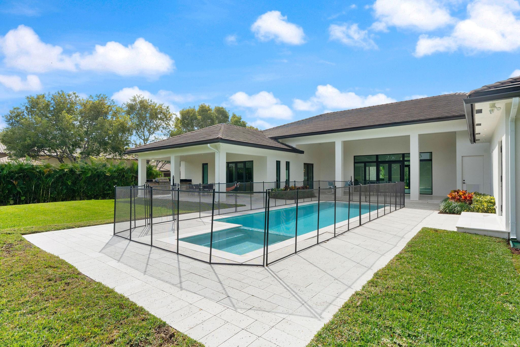 PLANTATION ACRES - Residential