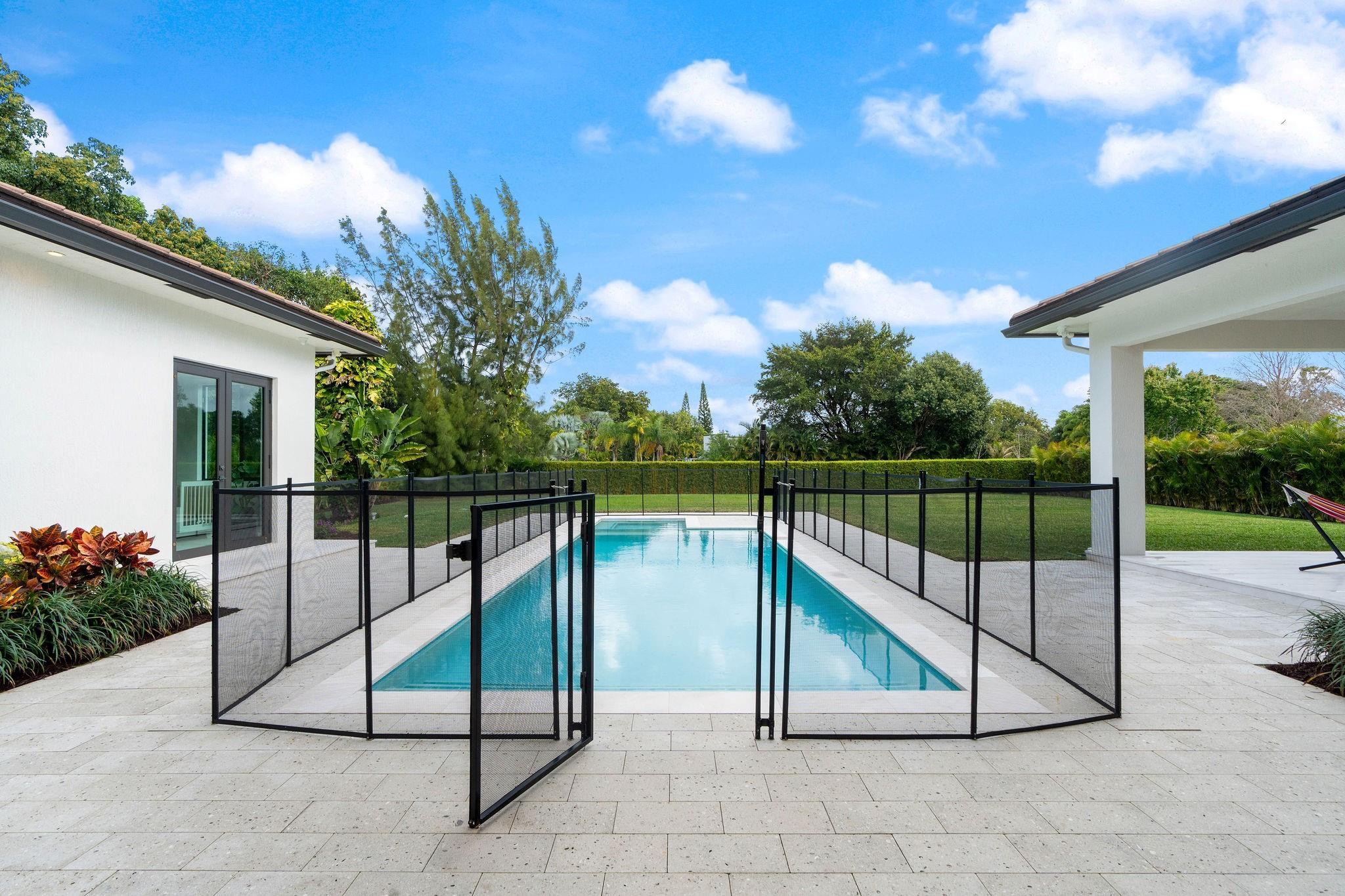 PLANTATION ACRES - Residential