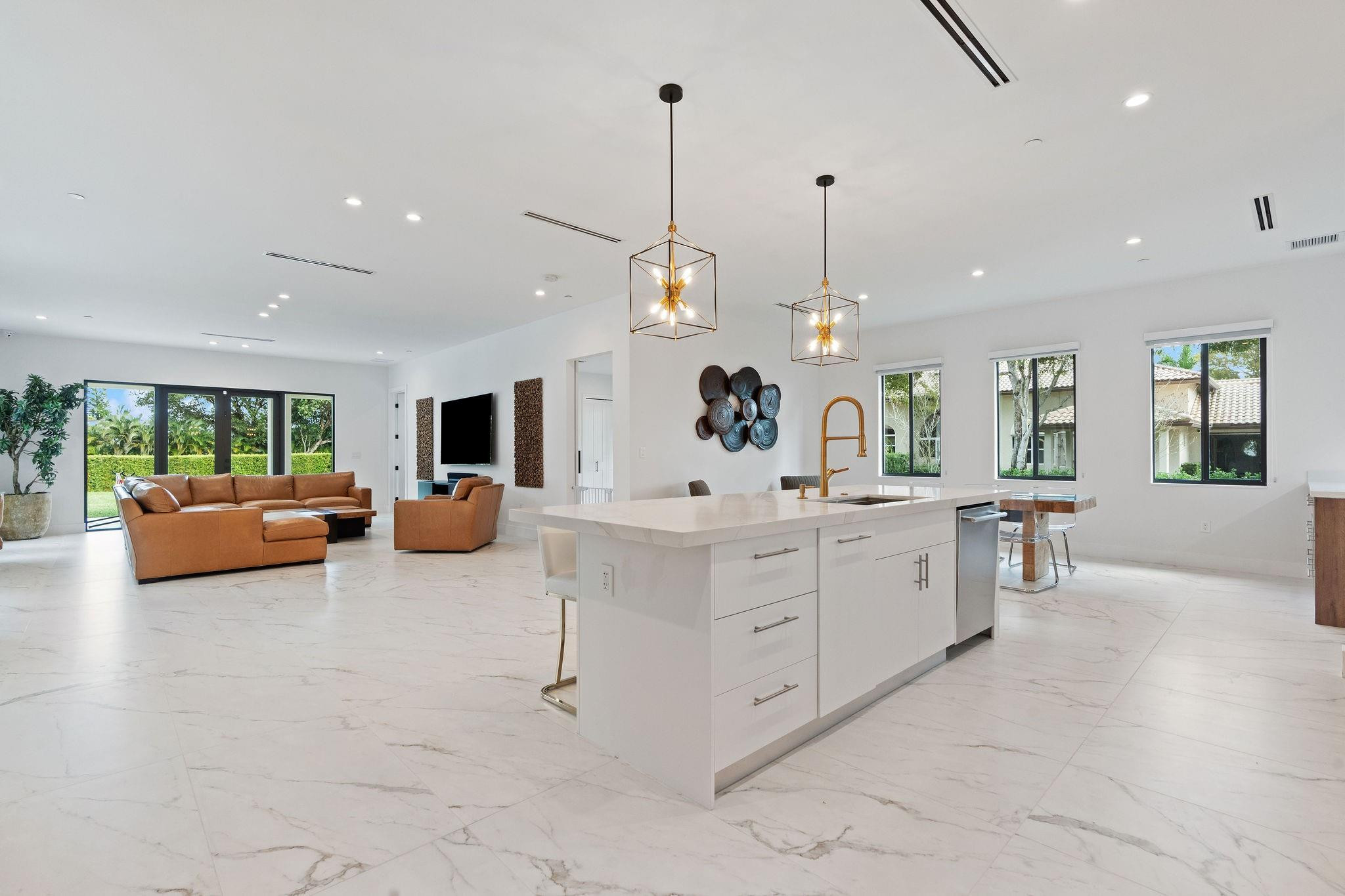 PLANTATION ACRES - Residential