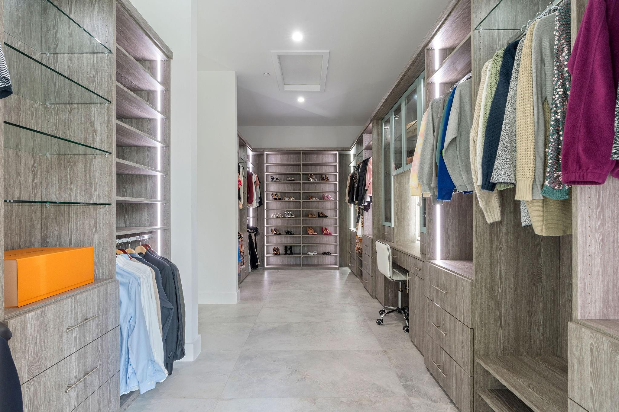 PLANTATION ACRES - Residential