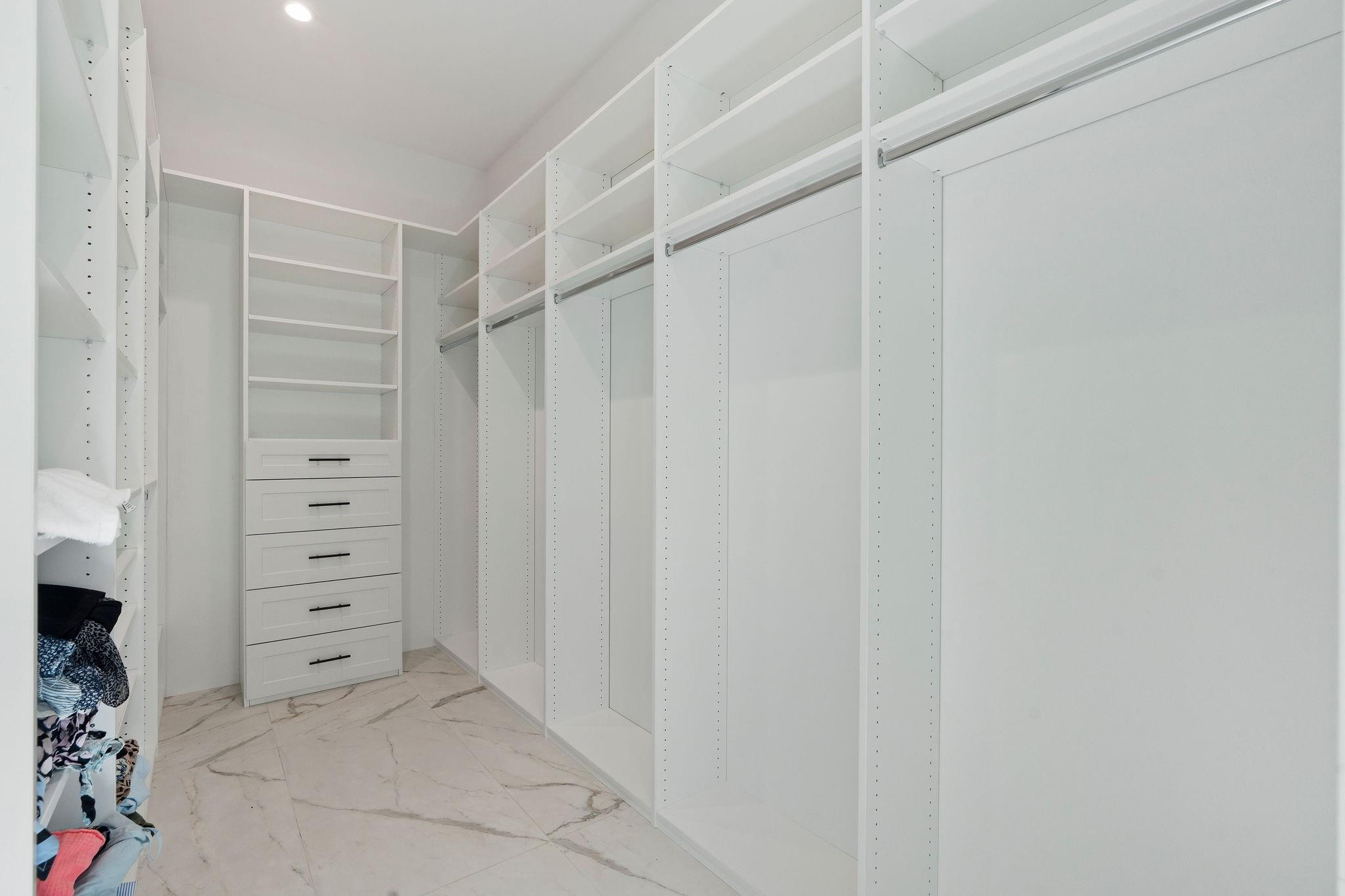 PLANTATION ACRES - Residential