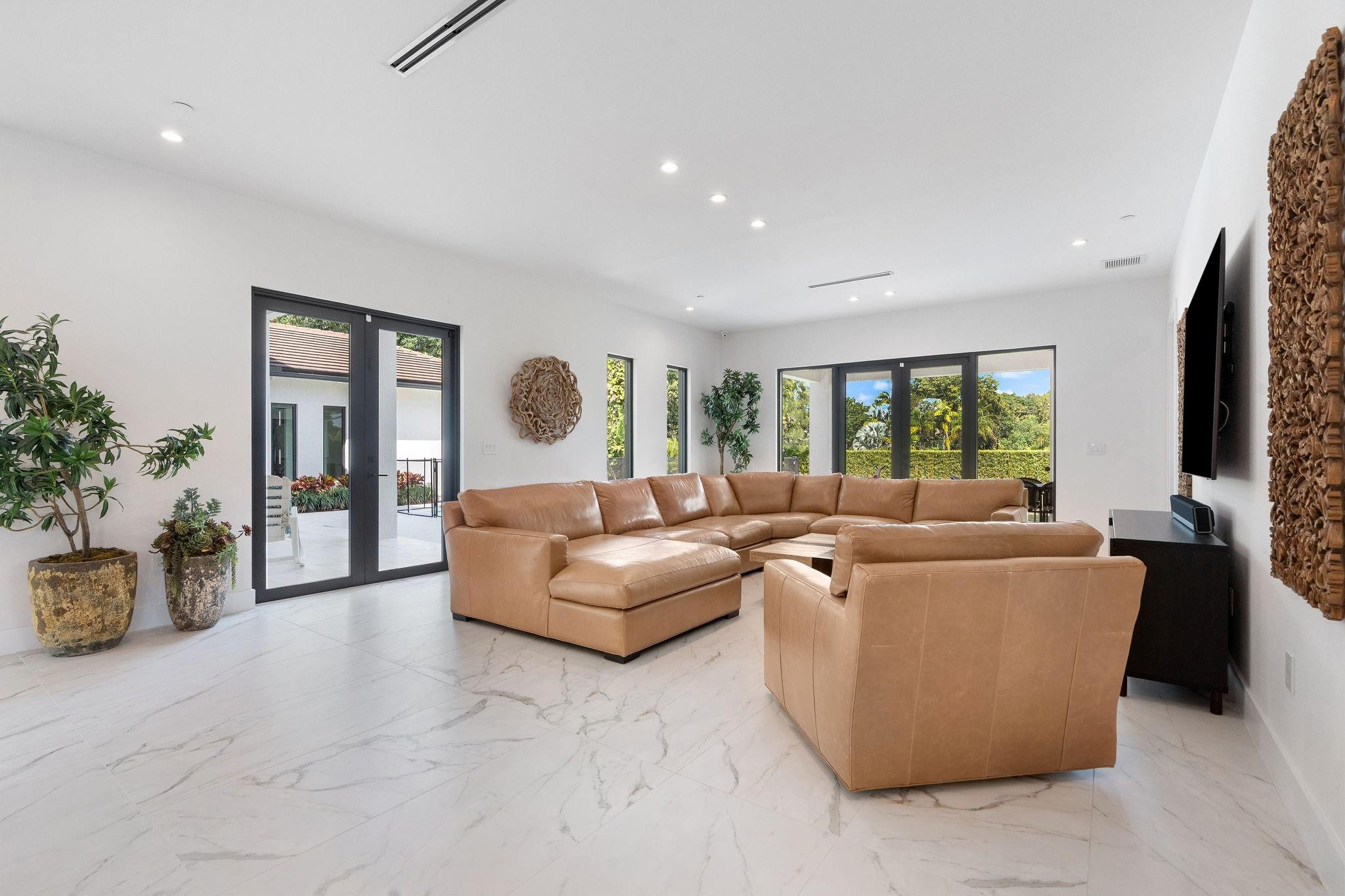 PLANTATION ACRES - Residential