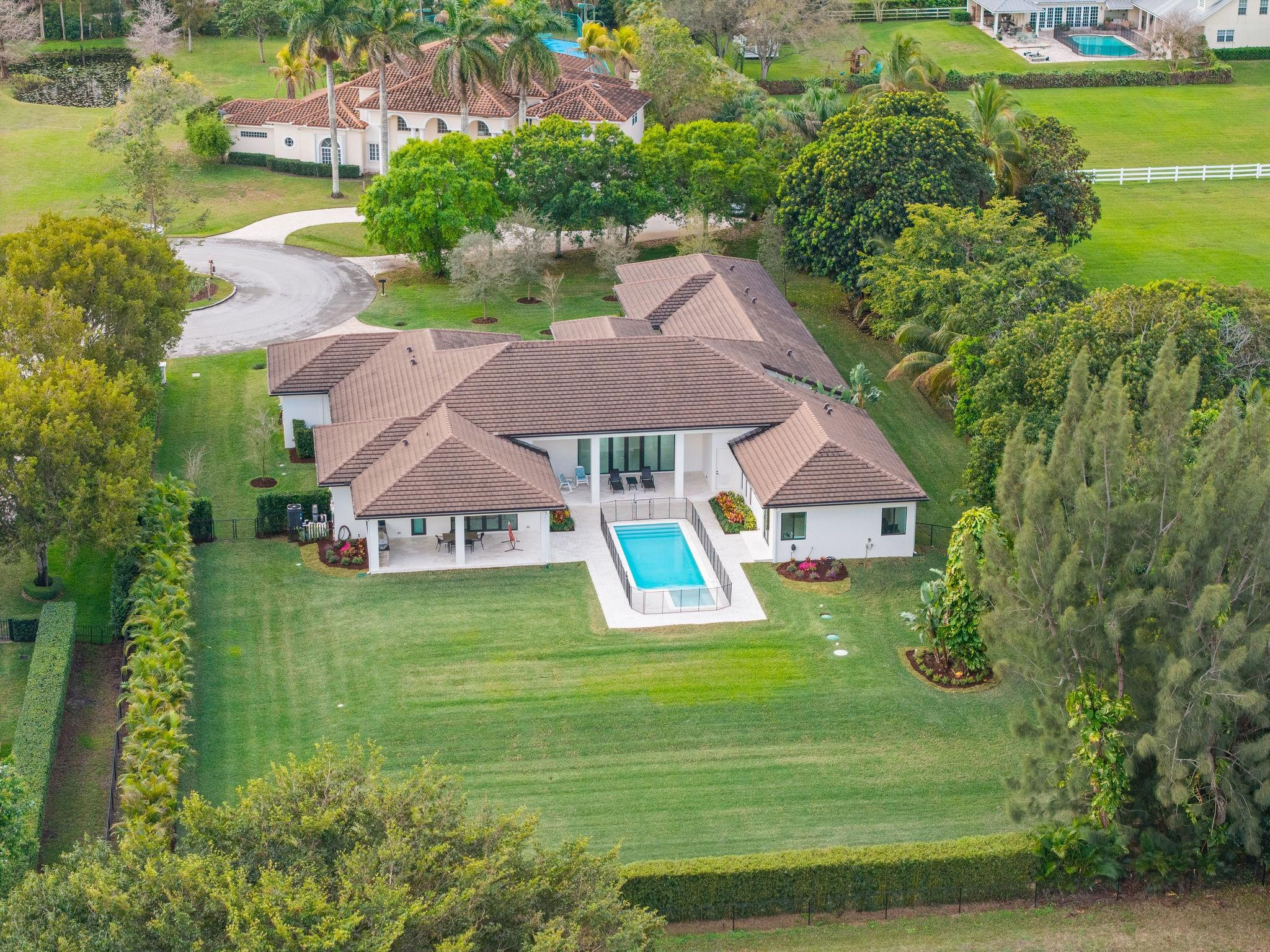 PLANTATION ACRES - Residential