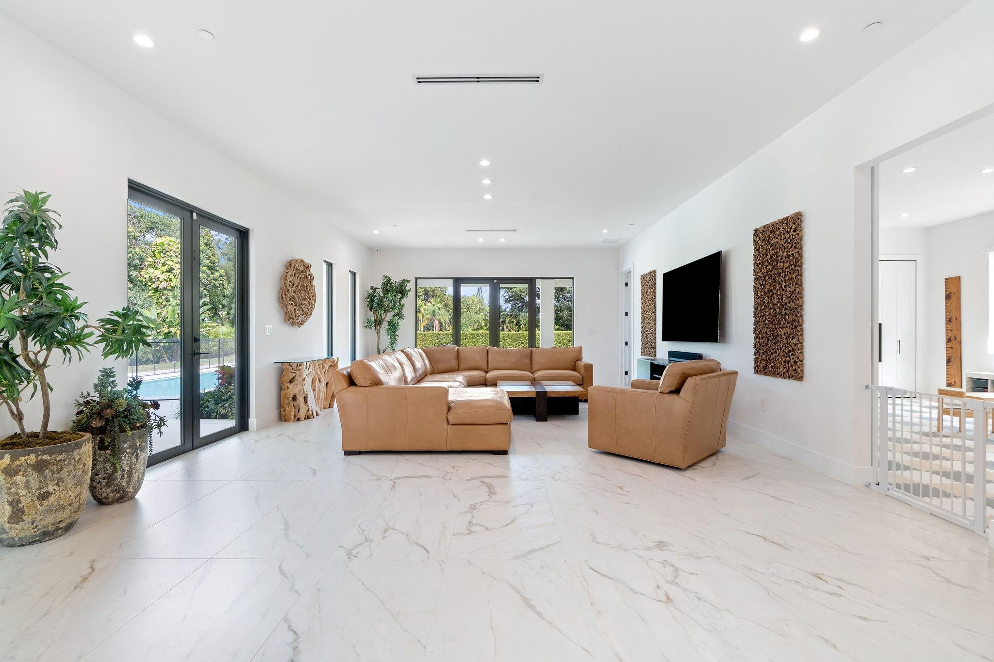 PLANTATION ACRES - Residential