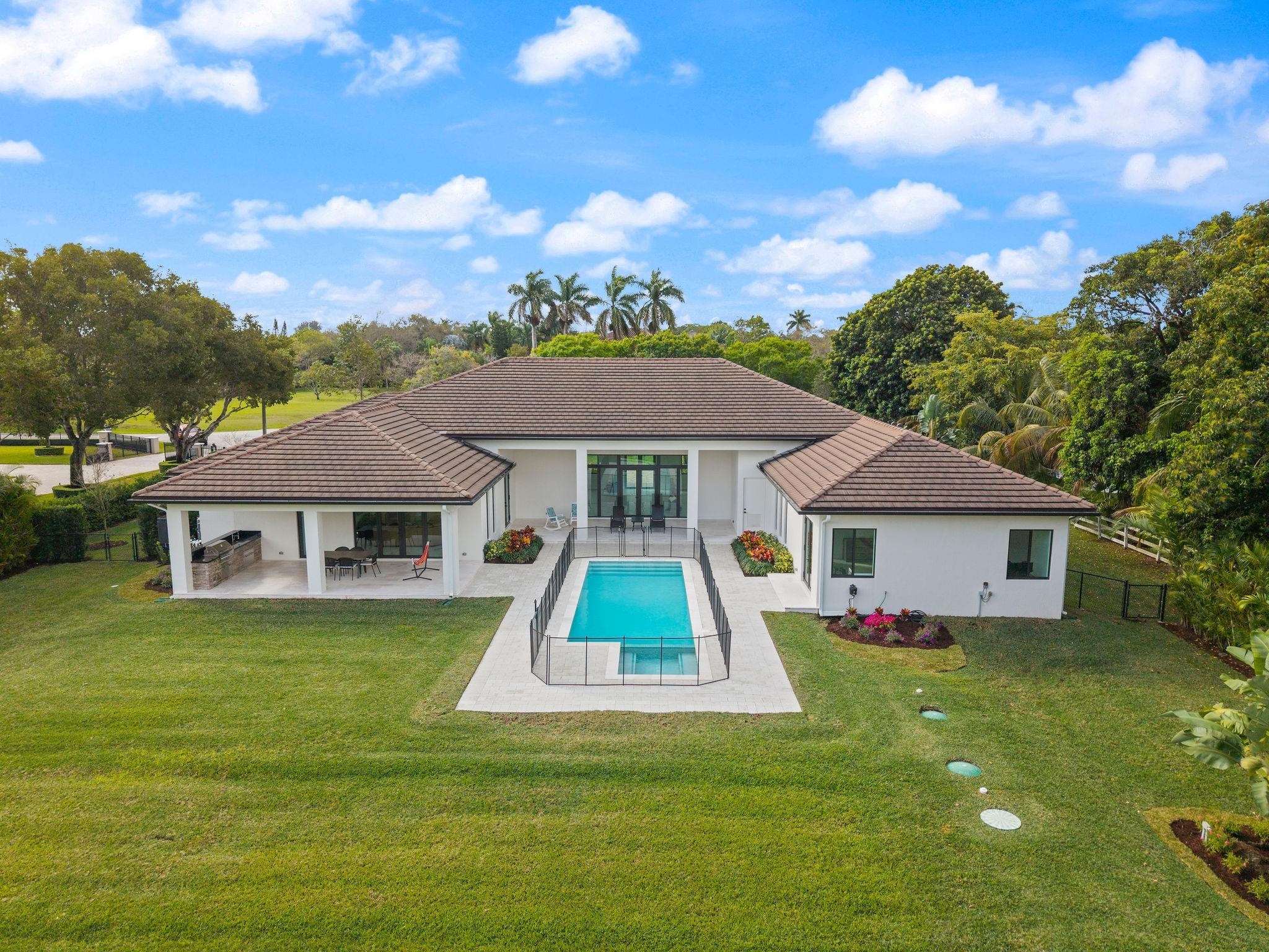 PLANTATION ACRES - Residential