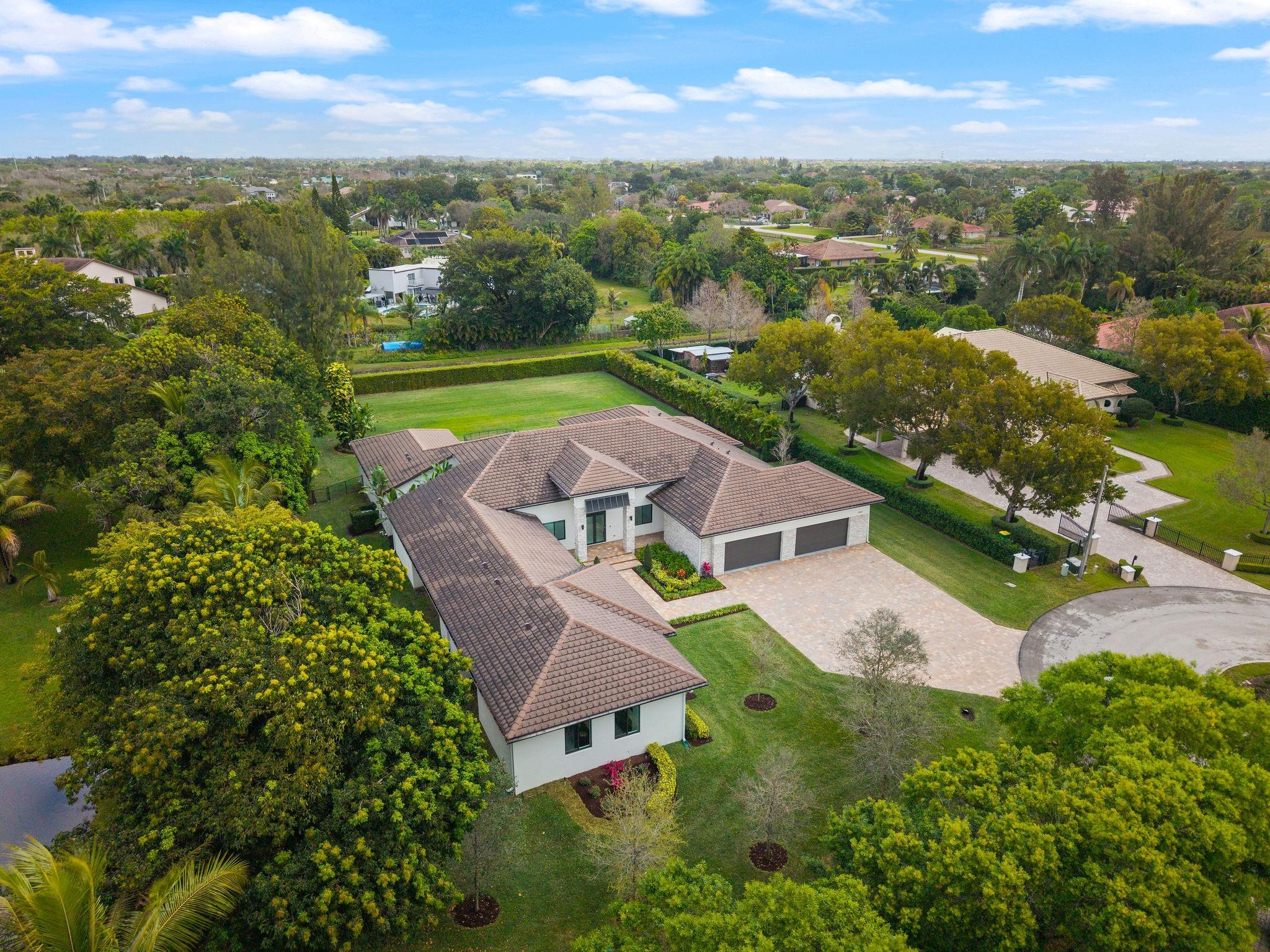 PLANTATION ACRES - Residential