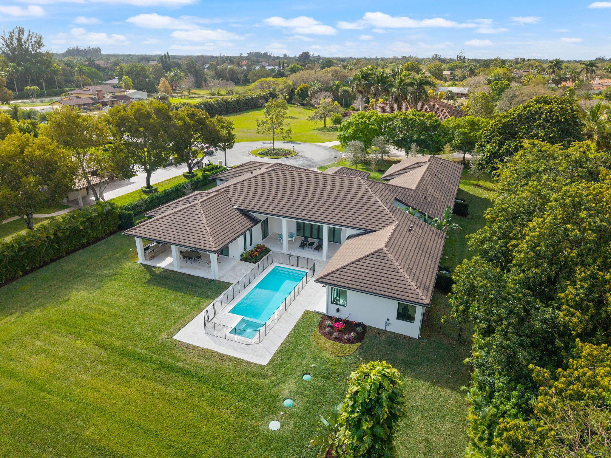 PLANTATION ACRES - Residential