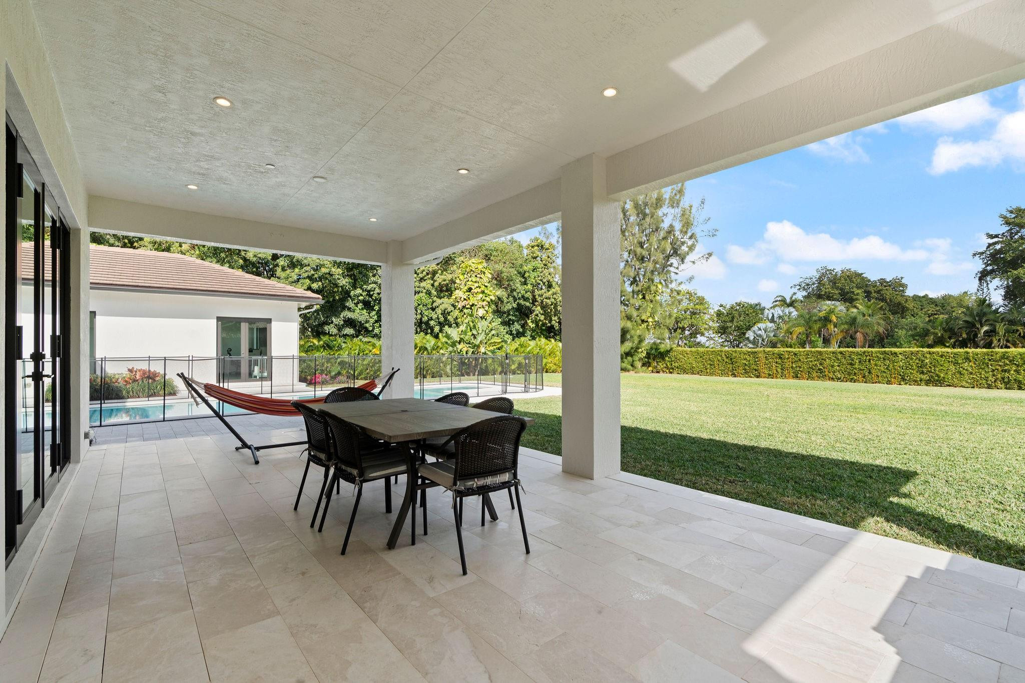 PLANTATION ACRES - Residential